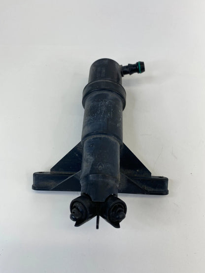 2004-2007 BMW 530I 525I 06-10 BMW 550I RIGHT HEADLIGHT WASHER NOZZLE RH OEM