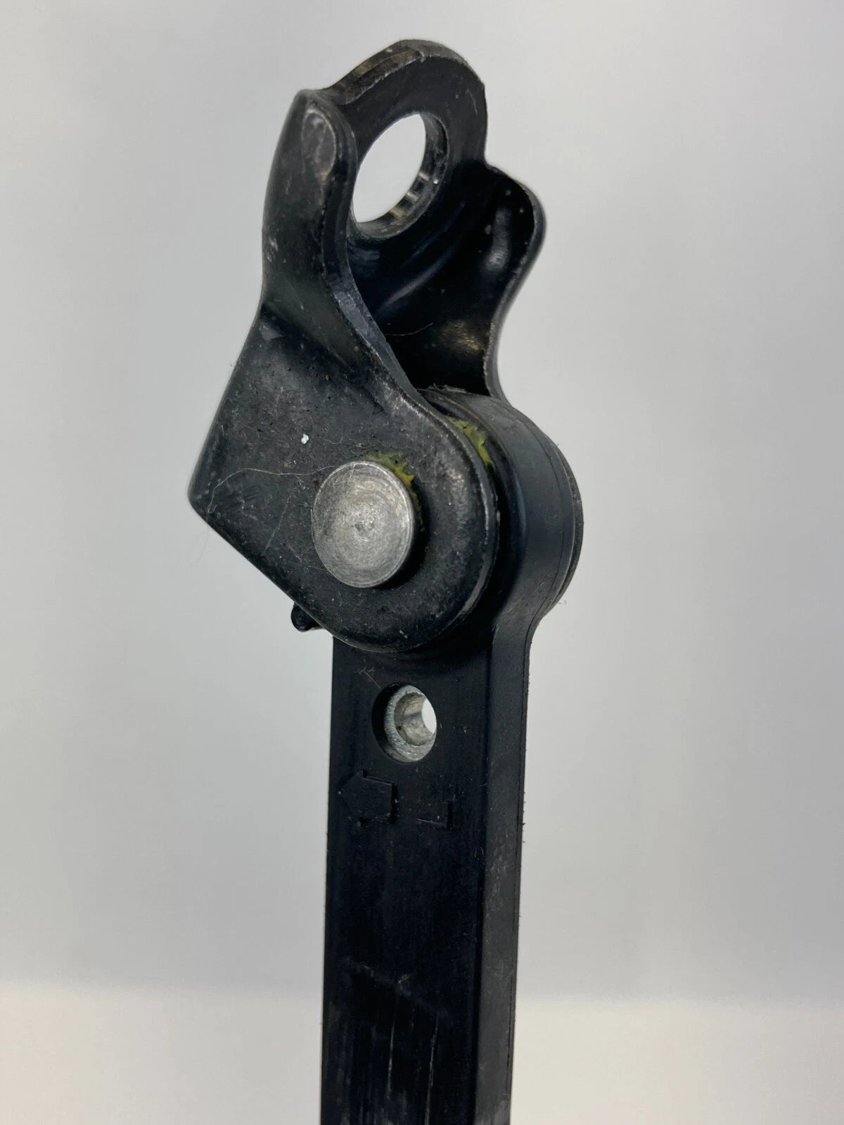 2007-2013 SUZUKI SX4 HATCHBACK FRONT RIGHT PASSENGER DOOR CHECK STOP DETENT OEM