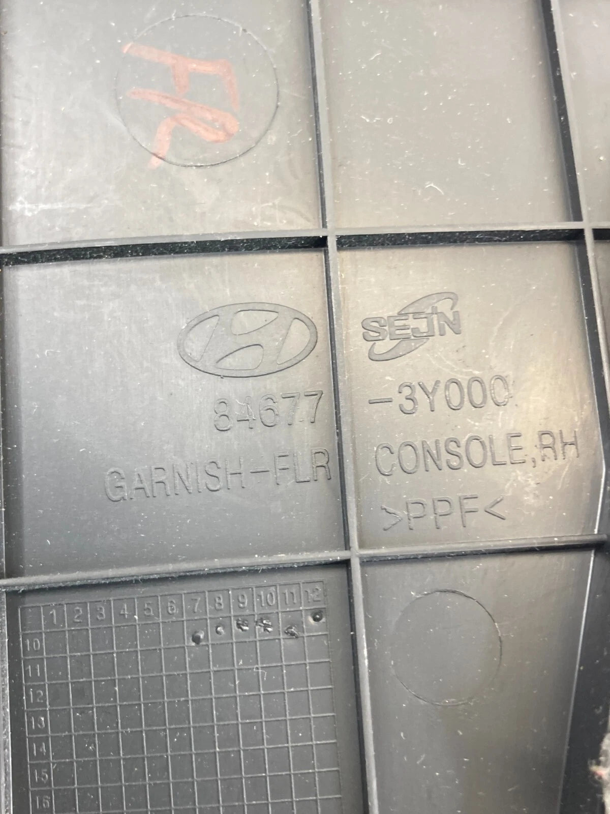 11-13 HYUNDAI ELANTRA CENTER CONSOLE RIGHT FILLER TRIM GARNISH COVER 846773Y OEM