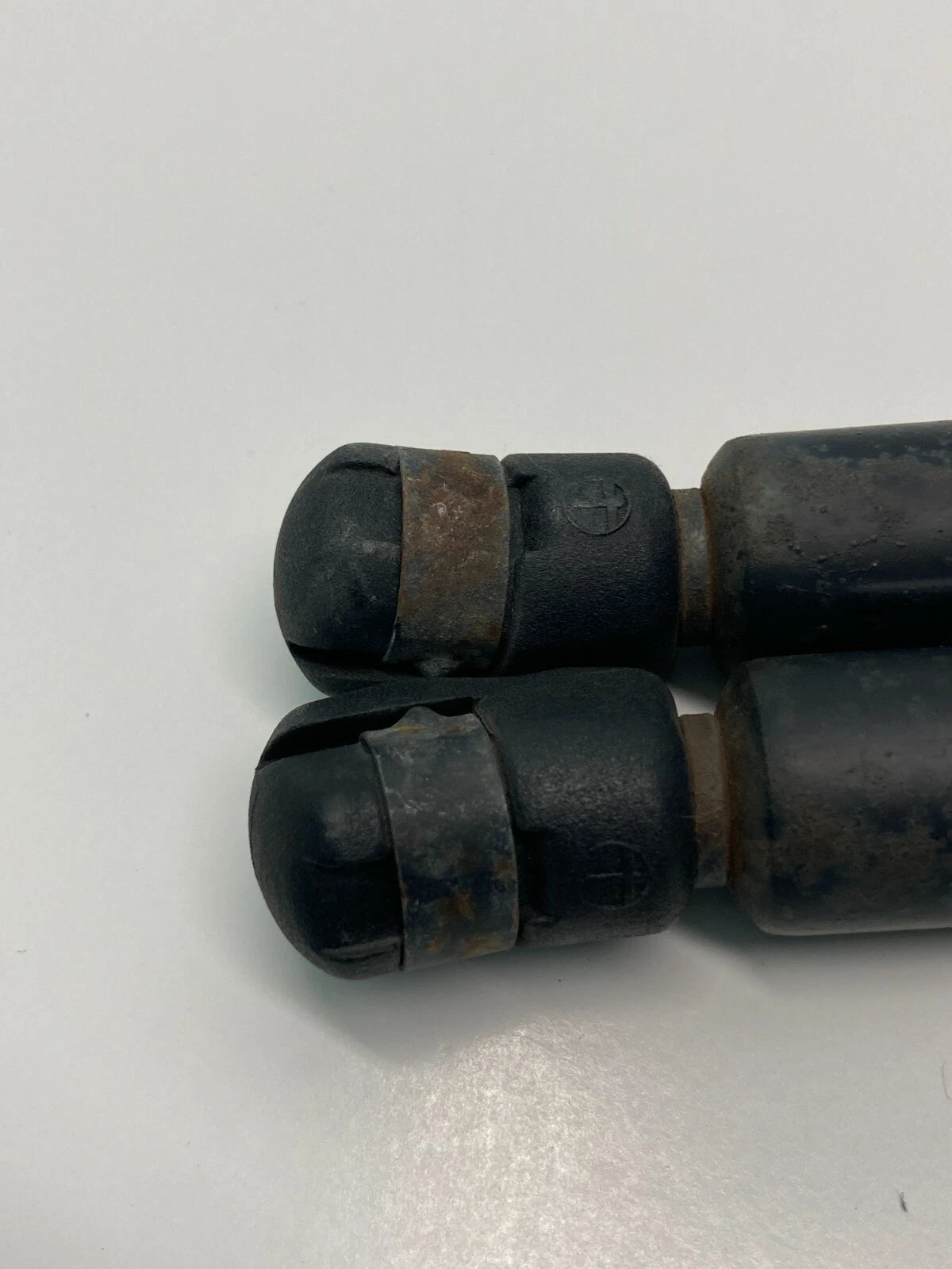 1999-2003 SAAB 9-3 HATCHBACK REAR TRUNK DECK LID SHOCK STRUTS LIFT SUPPORT SET 2