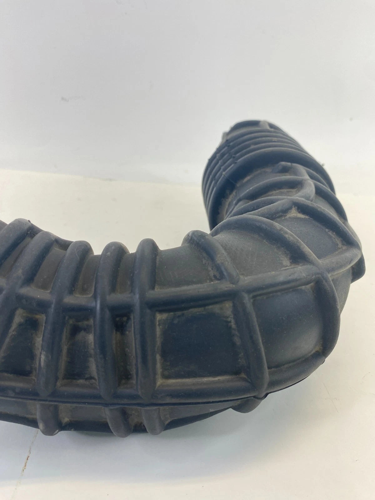 2008-2014 DODGE AVENGER 2.4L AIR INTAKE CLEANER DUCT HOSE TUBE PIPE 04891635AC