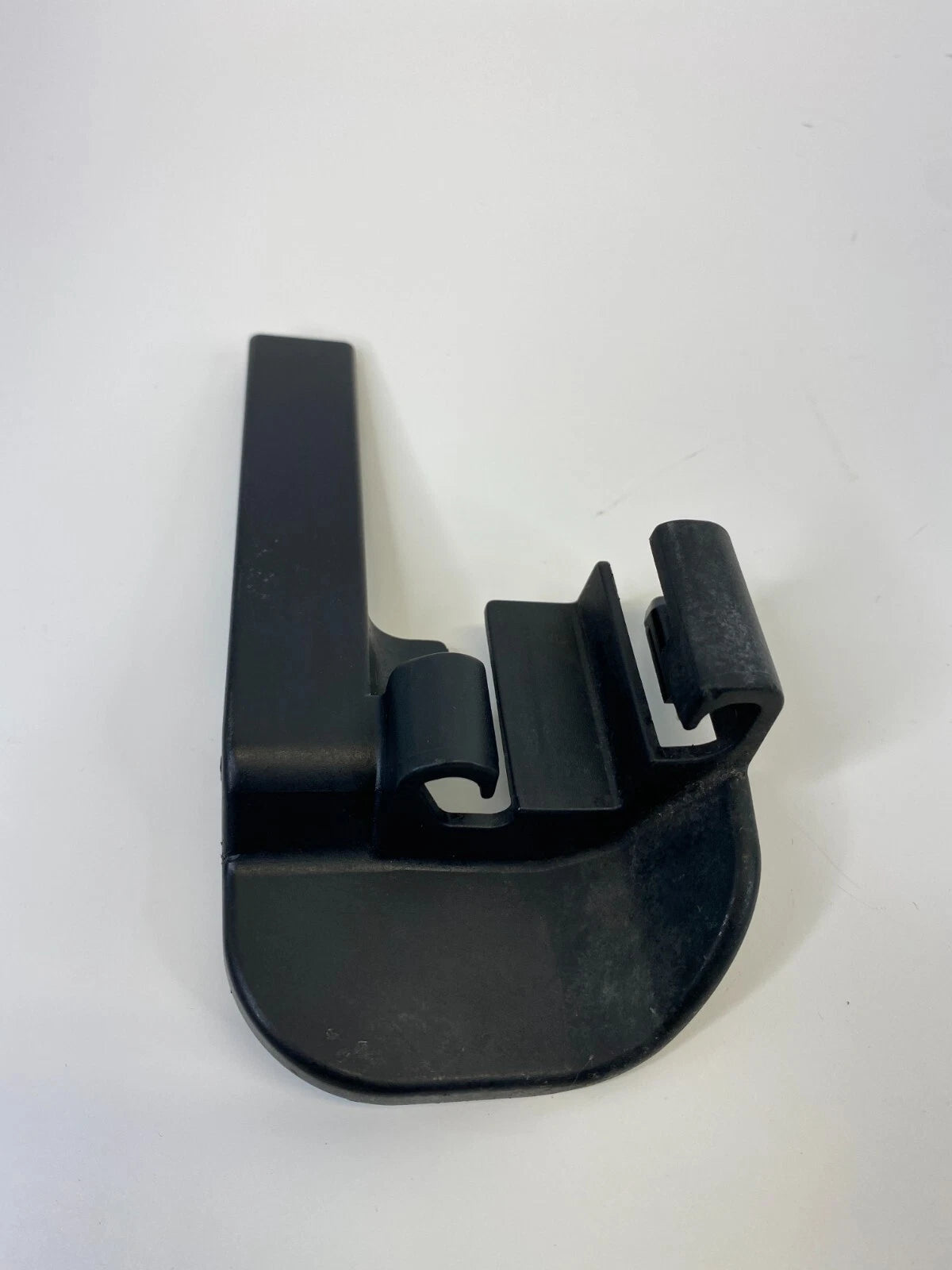 2009-2010 BMW 535I FRONT RIGHT SEAT TRACK INNER RAIL COVER TRIM CAP 52107007700