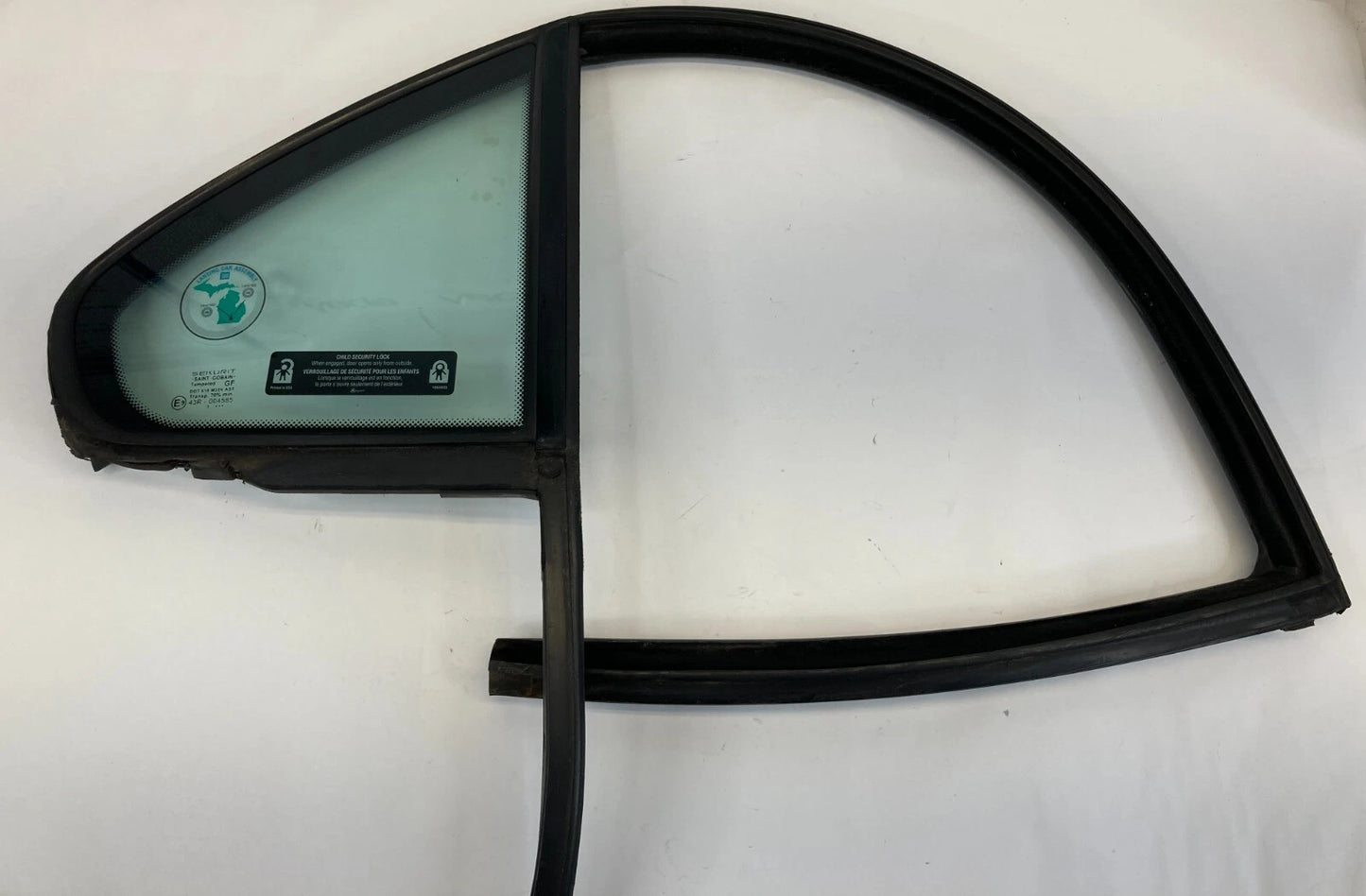 1999-2005 PONTIAC GRAND AM SEDAN REAR RIGHT SIDE DOOR QUARTER WINDOW VENT GLASS