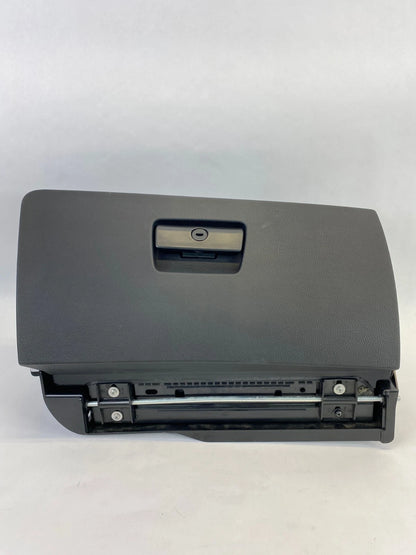 07 08 BMW 335XI GLOVE BOX STORAGE COMPARTMENT ASSEMBLY W LATCH 51167075479 OEM