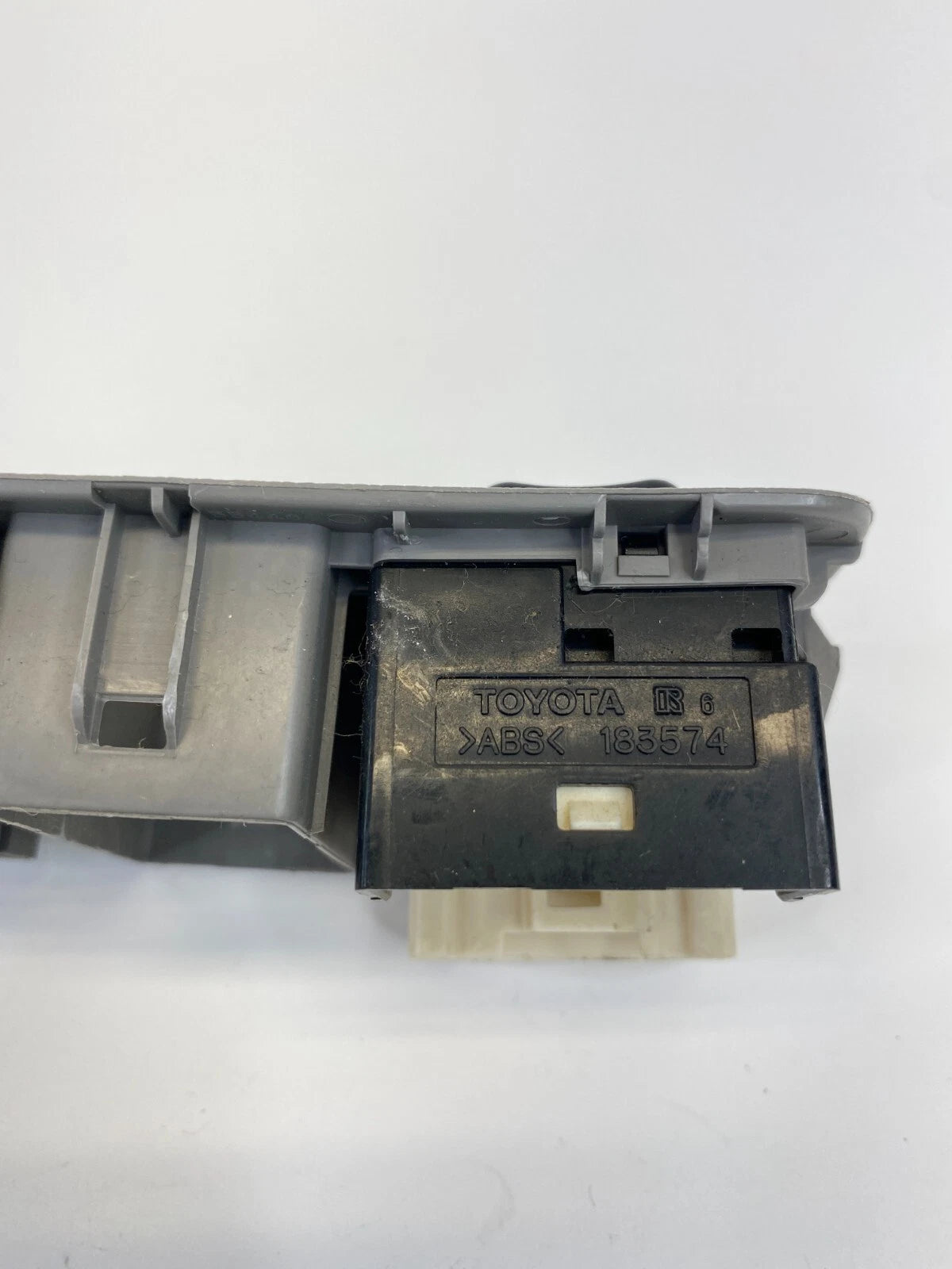 2004-2010 TOYOTA SIENNA DASH MIRROR CONTROL SWITCH BUTTON 183574 OEM