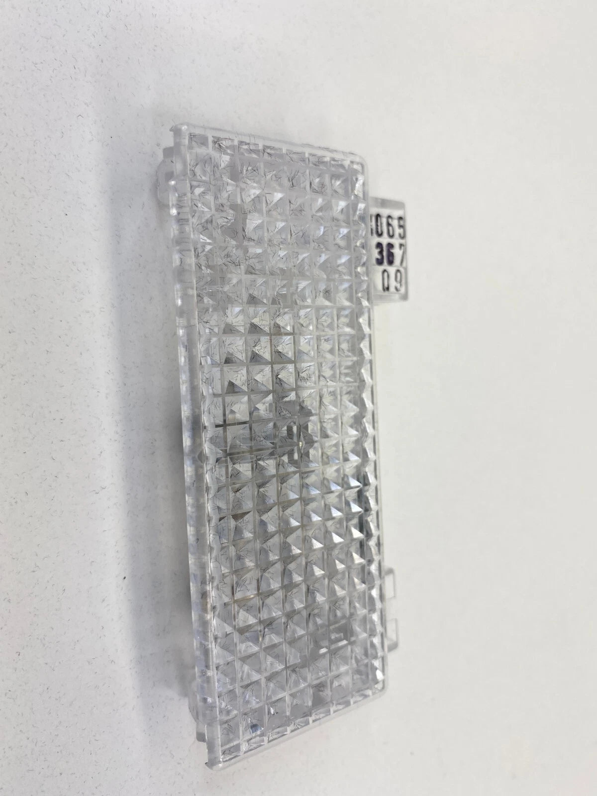 2006-2012 MERCEDES-BENZ R350 GLOVE BOX INTERIOR COURTESY LIGHT LAMP A2038201801
