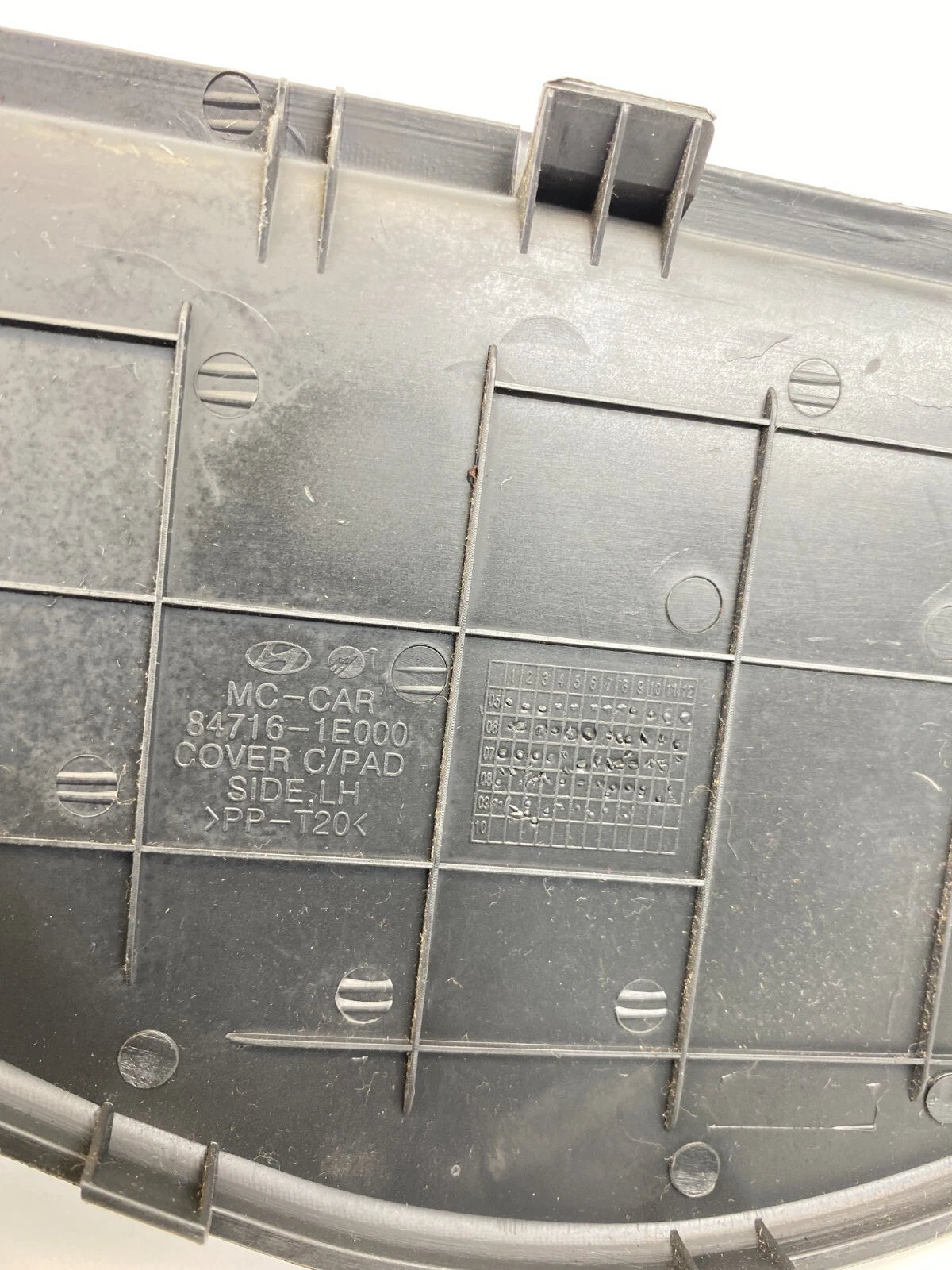 2006-2011 HYUNDAI ACCENT DASH LEFT SIDE END CAP COVER TRIM 84716-1E000 OEM