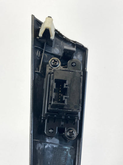 09 10 HYUNDAI SONATA CENTER CONSOLE RIGHT SIDE HEATED SEAT SWITCH W/ BEZEL OEM