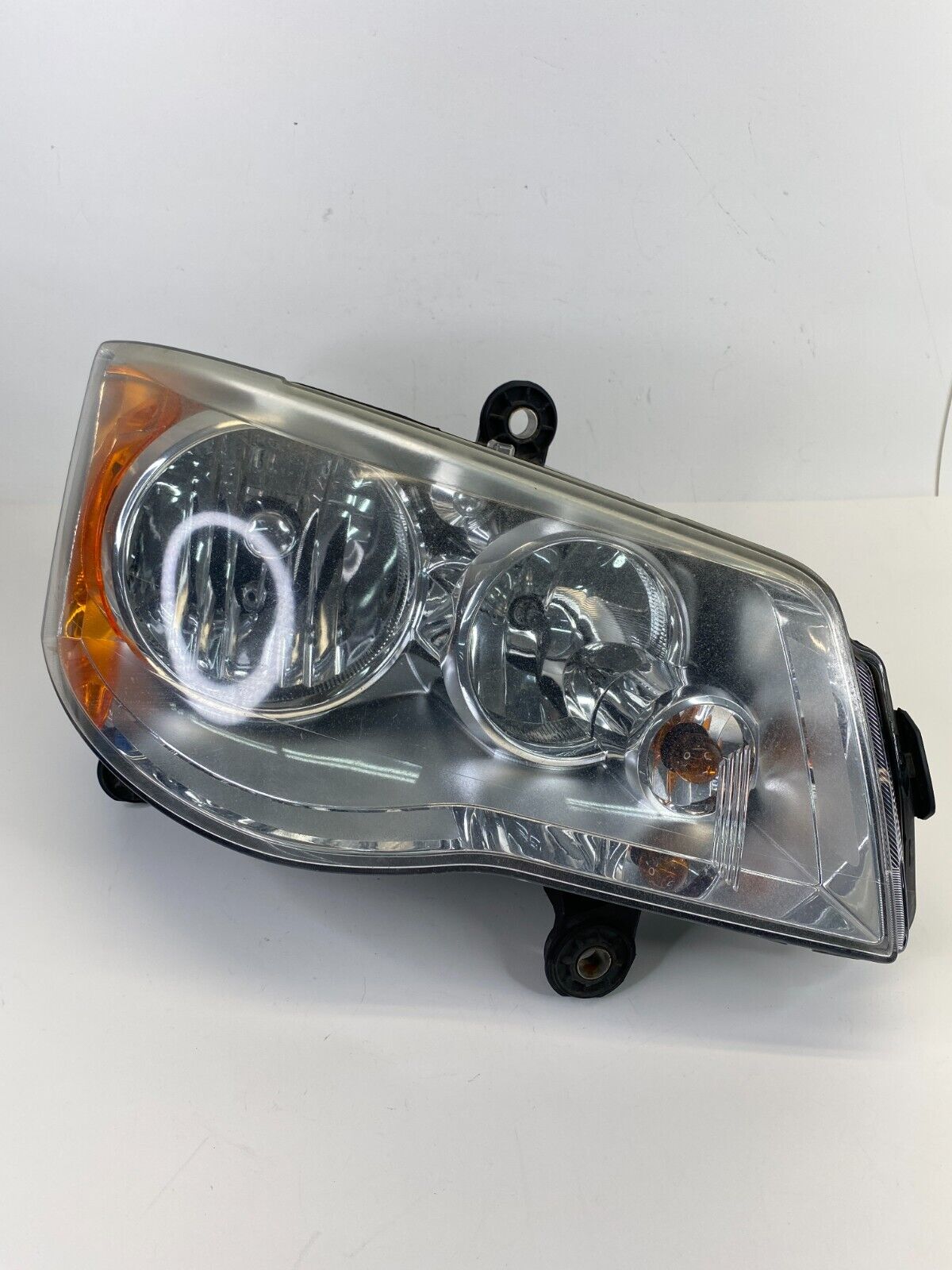 08-16 Chrysler Town & Country Right Side Headlight Headlamp Halogen 05113336AE