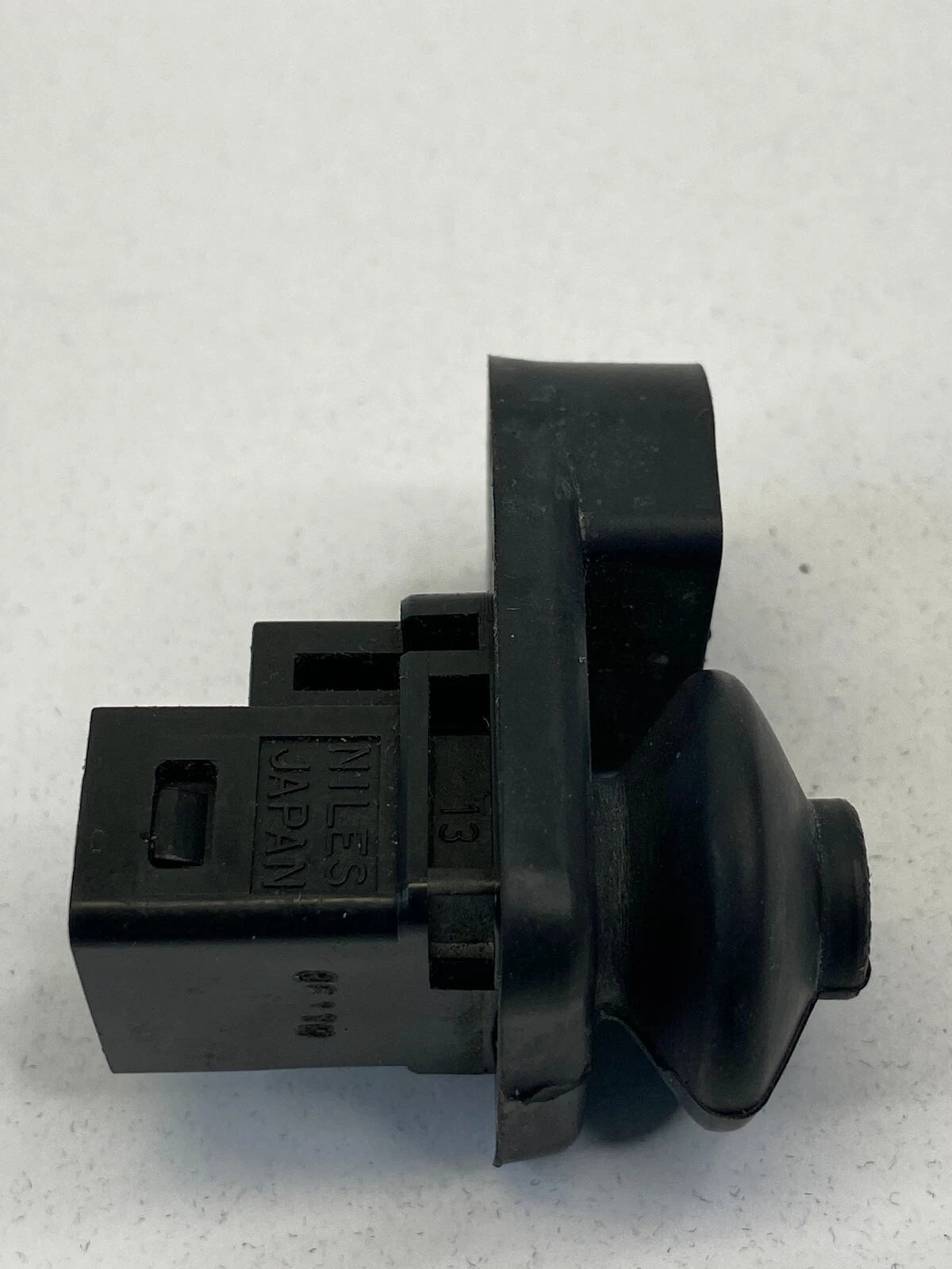 2003-2013 SUBARU FORESTER 02-14 IMPREZA DOOR JAMB AJAR LIGHT SWITCH SENSOR OEM