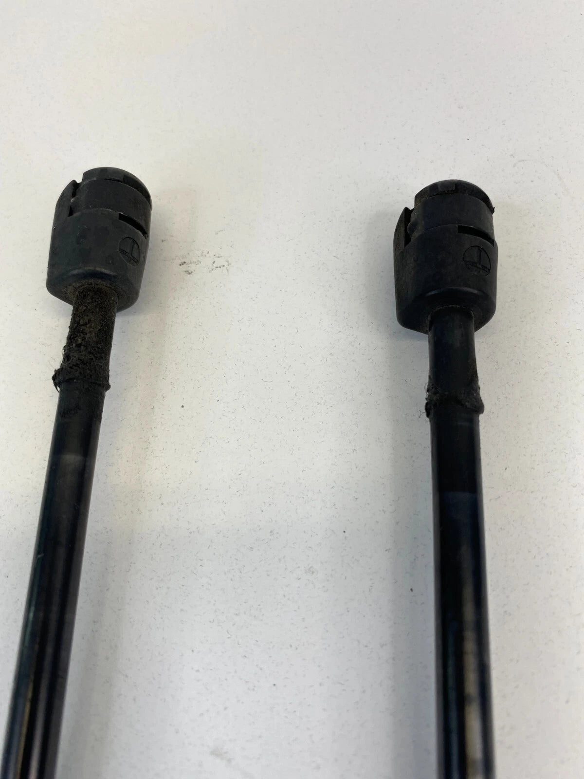 2012-2018 FORD FOCUS HATCH REAR TRUNK LIFT LEFT RIGHT STRUT SUPPORT SHOCK SET