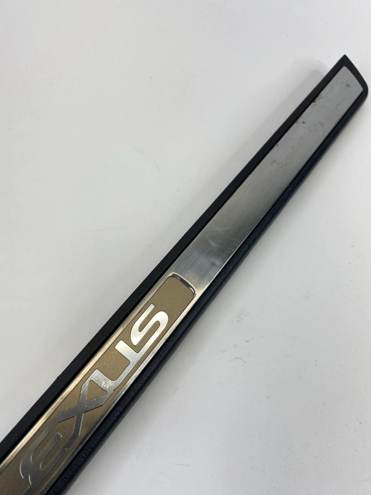 2000-2003 LEXUS RX300 FRONT RIGHT PASSENGER DOOR SILL SCUFF PLATE OEM 6791148020