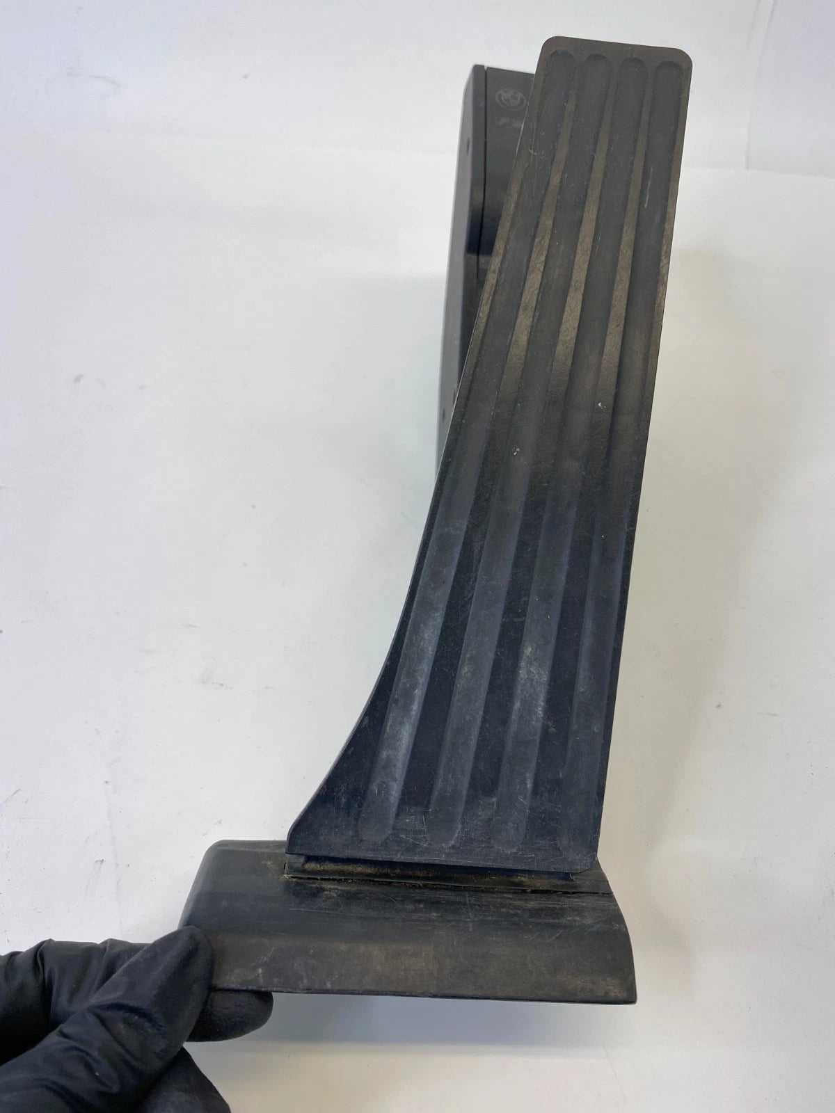 2000-2006 BMW X5 01-05 330i GAS PEDAL ACCELERATOR TRAVEL SENSOR 35426772705 OEM