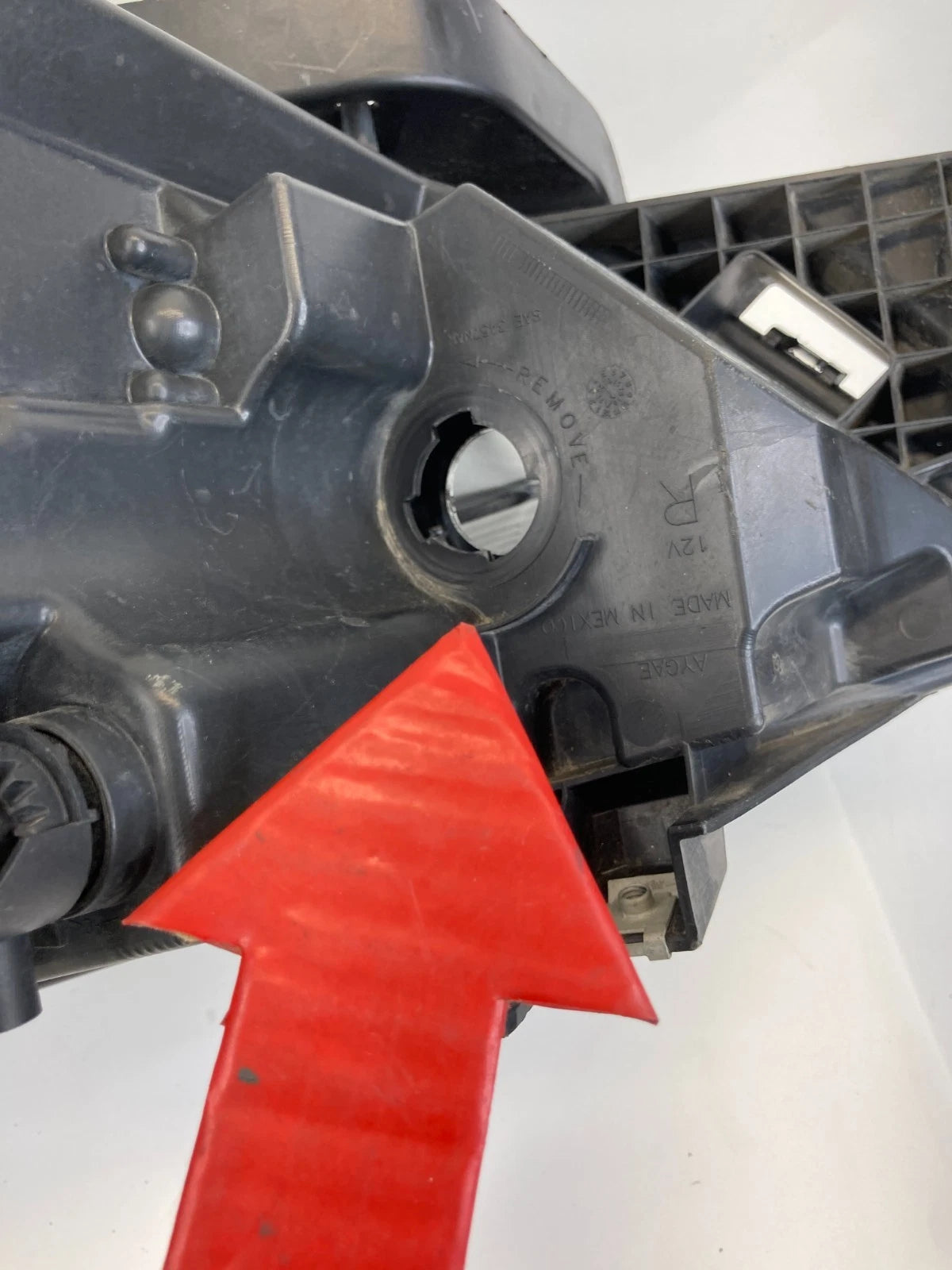 2016-2019 Ford Police Interceptor Sedan Right Headlight Headlamp Halogen OEM