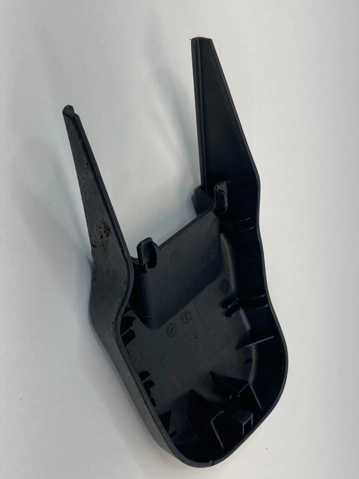 2008-2013 INFINITI G37 FRONT LEFT DRIVER SEAT TRACK COVER TRIM 87557-JK010 OEM