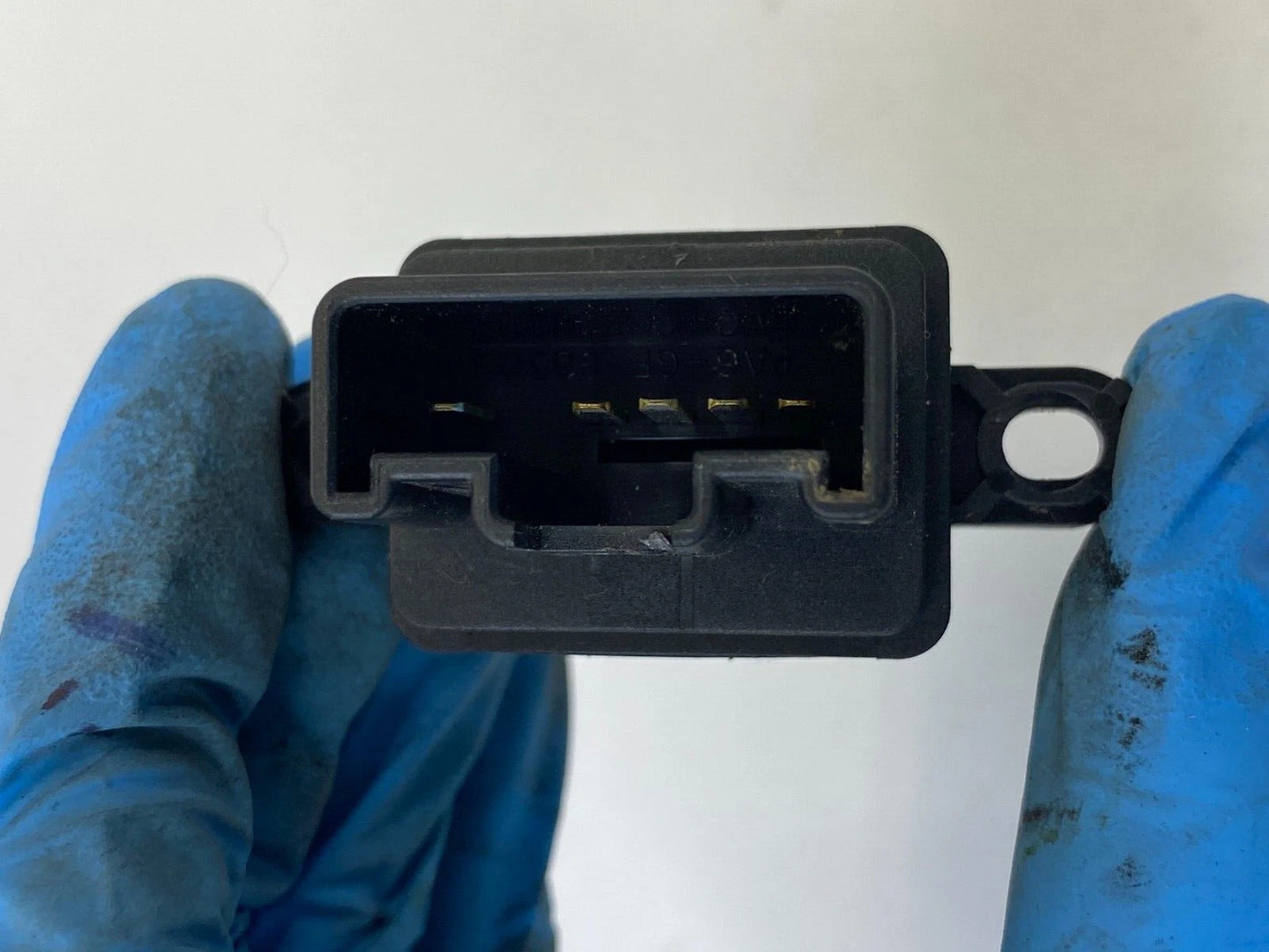 2004-2009 MAZDA 3 MAZDA3 REAR RIGHT SIDE DOOR WINDOW CONTROL SWITCH D397-66-370