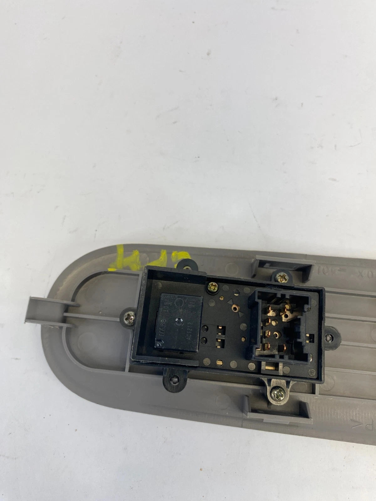 1999-2004 HONDA ODYSSEY FRONT RIGHT DOOR POWER WINDOW CONTROL SWITCH W BEZEL OEM