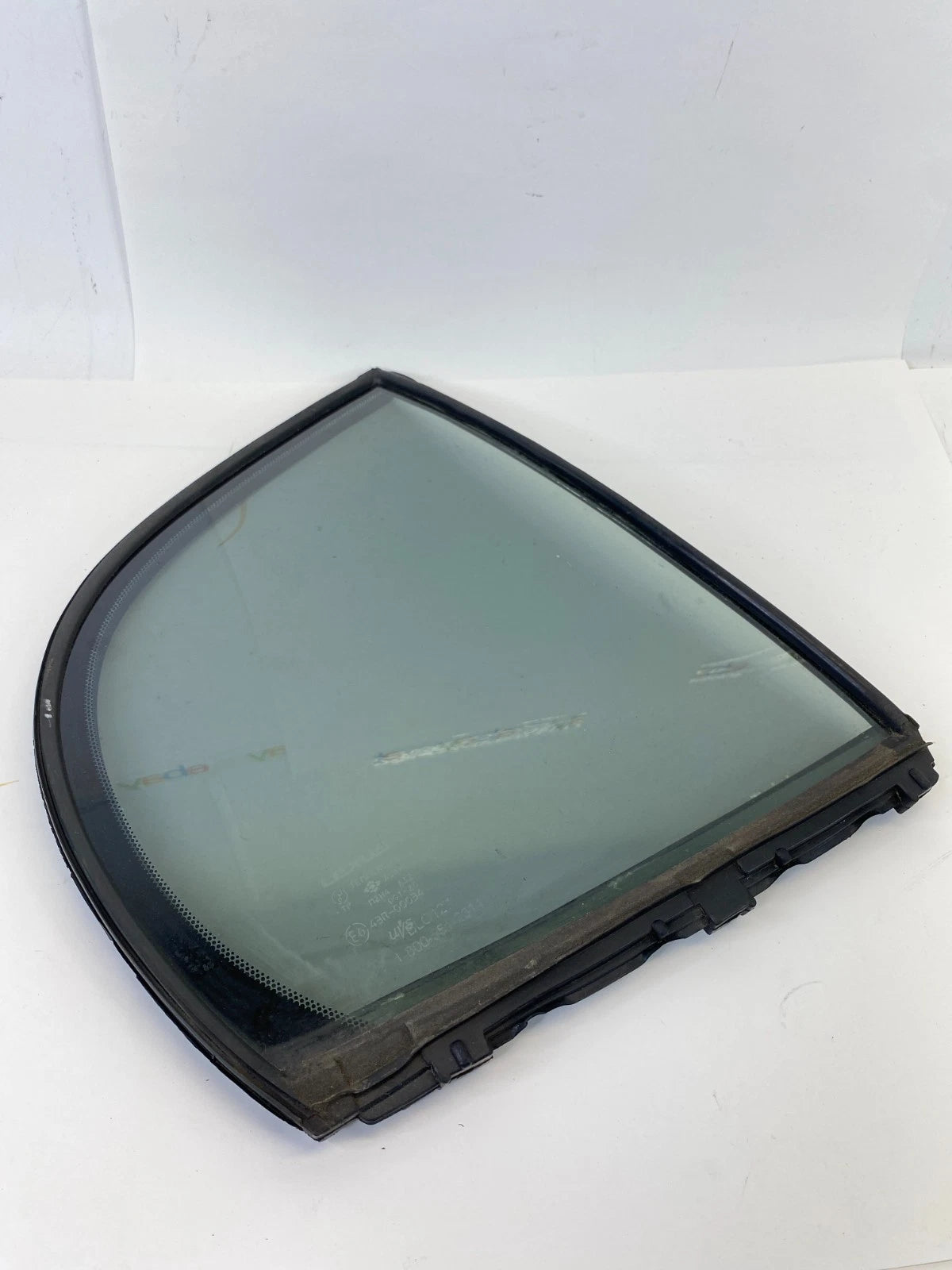 98-05 LEXUS GS300 RIGHT PASSENGER SIDE REAR DOOR VENT GLASS WINDOW 68188-30120