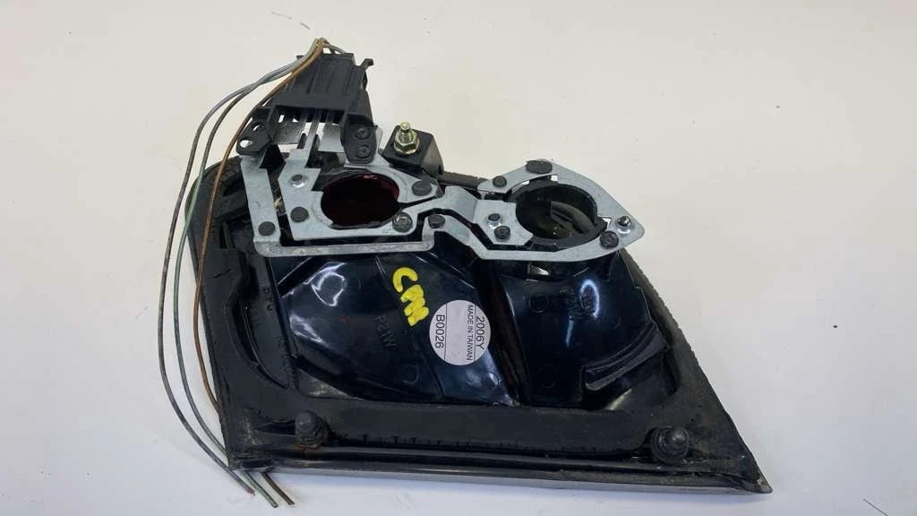 98-02 MERCEDES-BENZ E420 E430 TAILLIGHT LAMP ASSEMBLY DRIVER RR LEFT AFTERMARKET