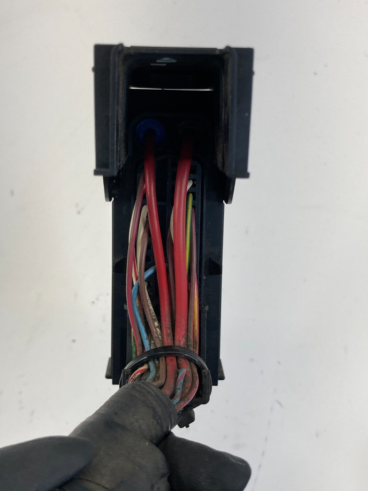 2004-2007 Volvo S40 FWD 2.4L AT ABS Anti Lock Brake Pump Plug Socket Cable OEM