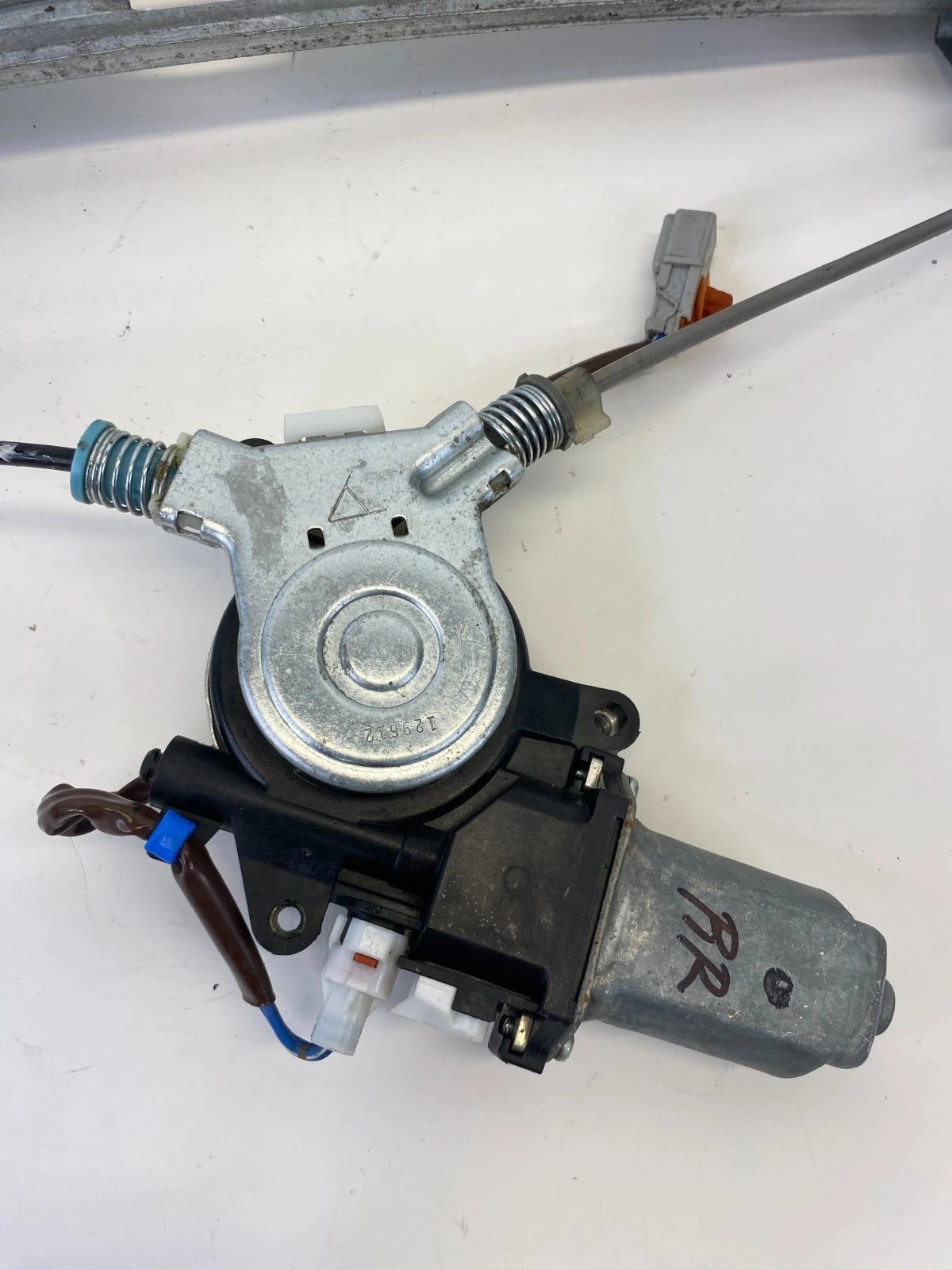 2003-2008 HONDA PILOT REAR RIGHT SIDE DOOR POWER WINDOW MOTOR W / REGULATOR OEM