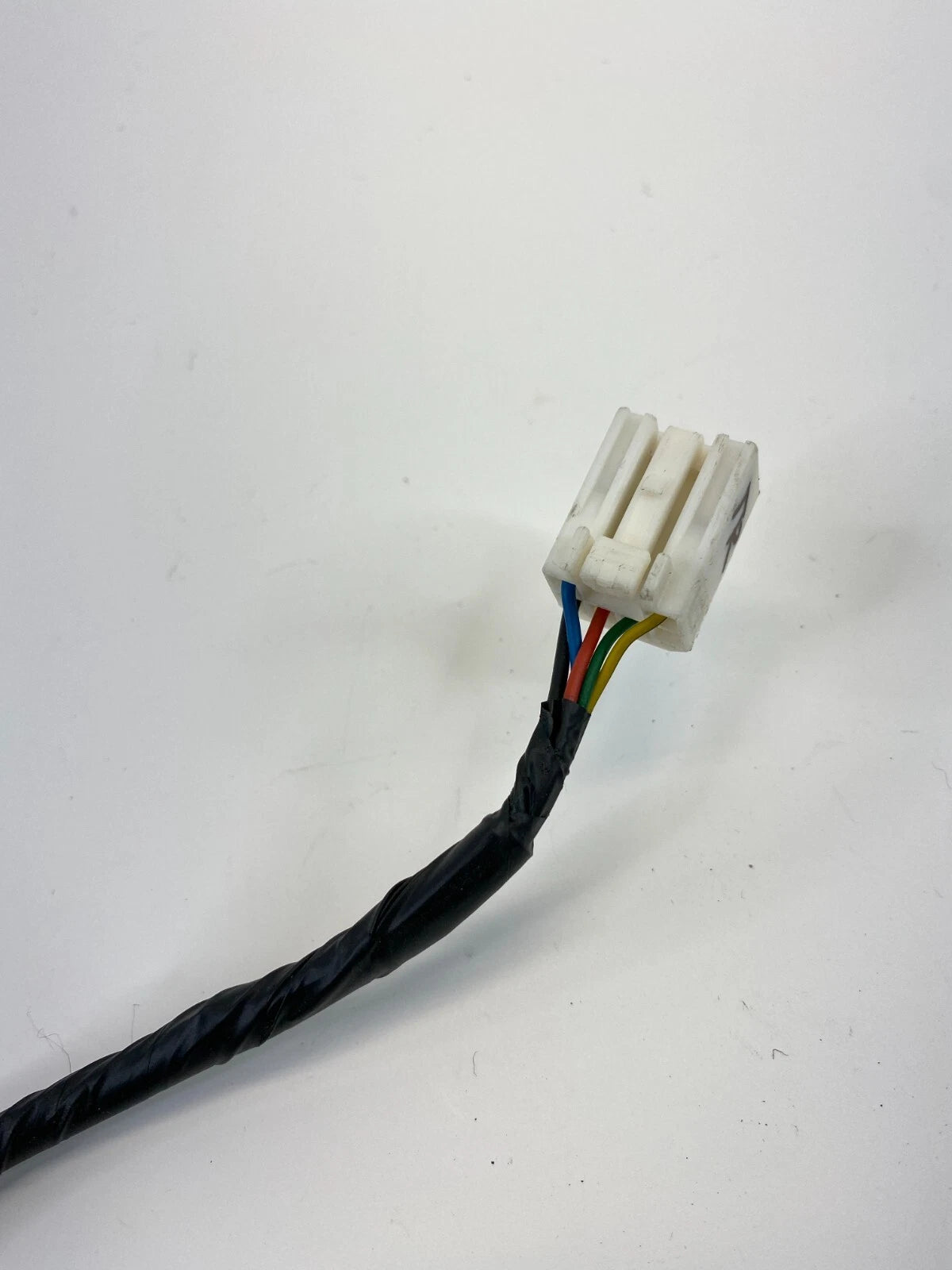 2012-2014 HYUNDAI ACCENT SEDAN REAR RIGHT SIDE TAIL LIGHT WIRE PLUG CONNECTOR