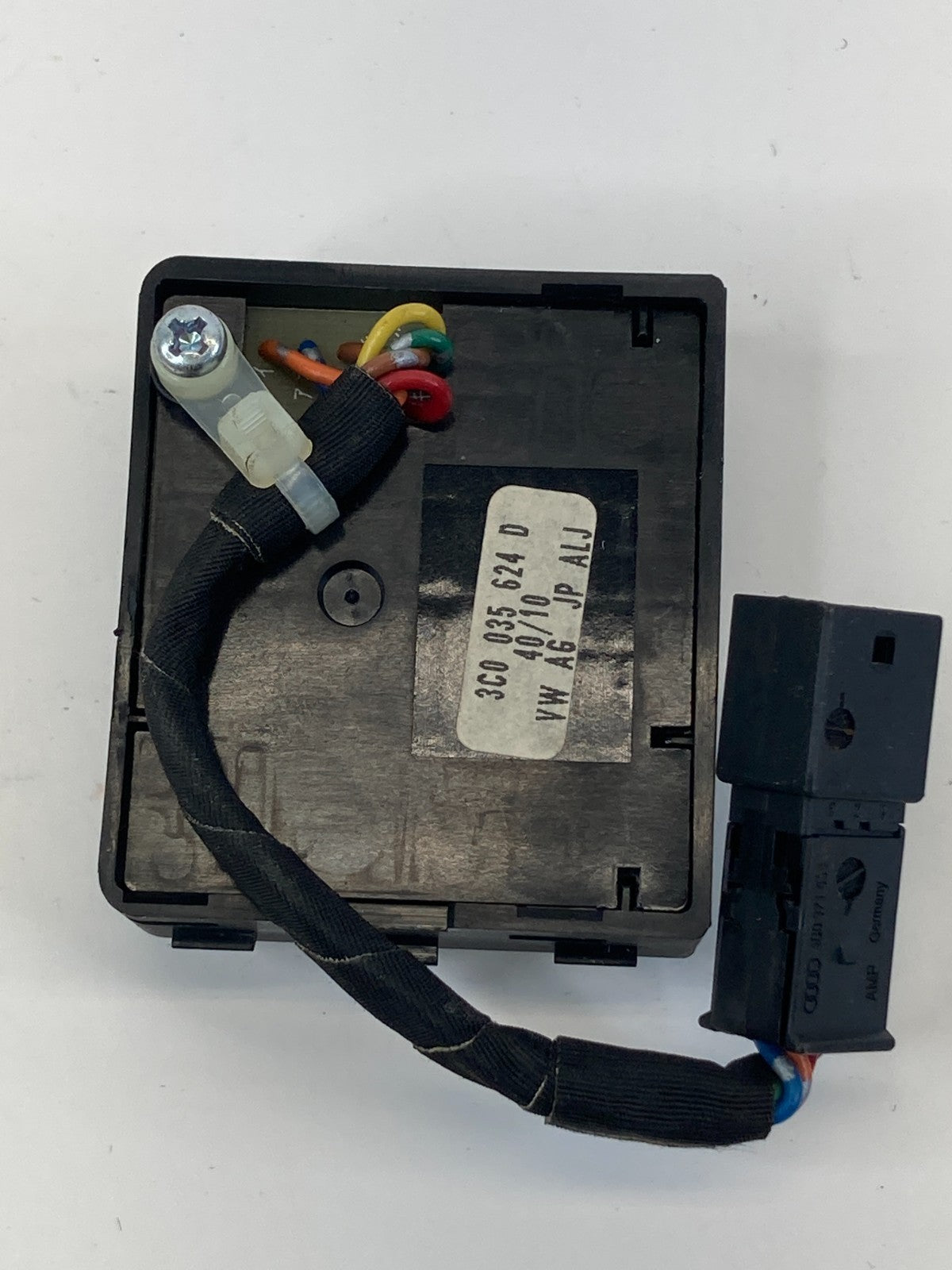 2009-2017 Volkswagen CC Bluetooth Handsfree Phone Control Switch 3C0-035-624-D