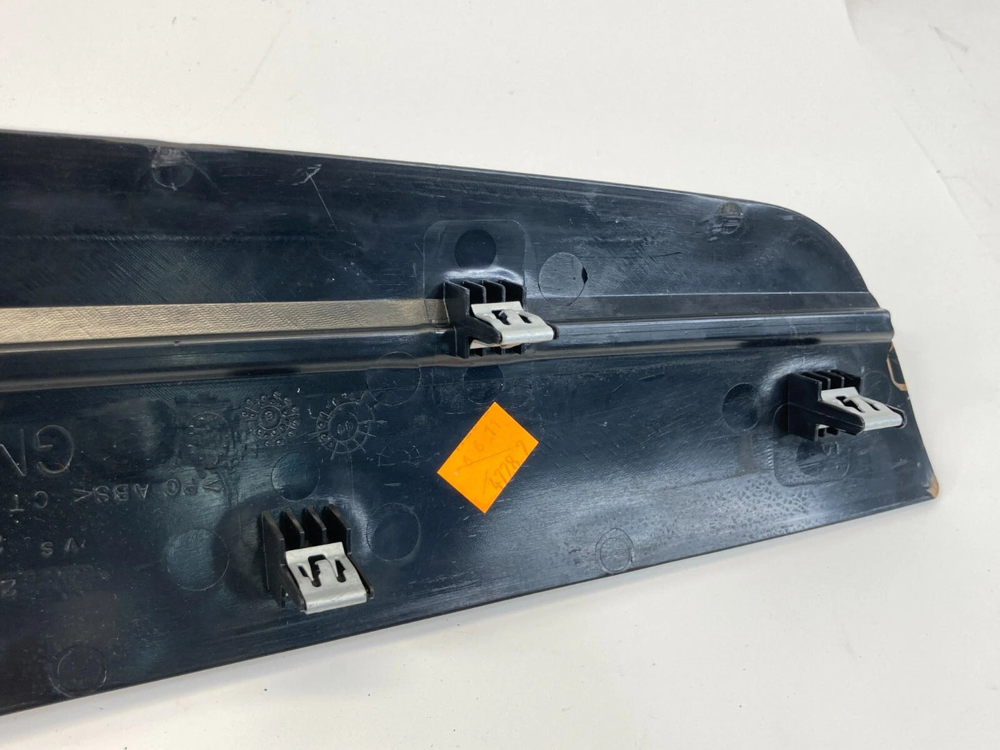 2008-2012 BUICK ENCLAVE DASH CENTER CLOCK BEZEL AIR VENT TRIM PANEL 25913502 OEM