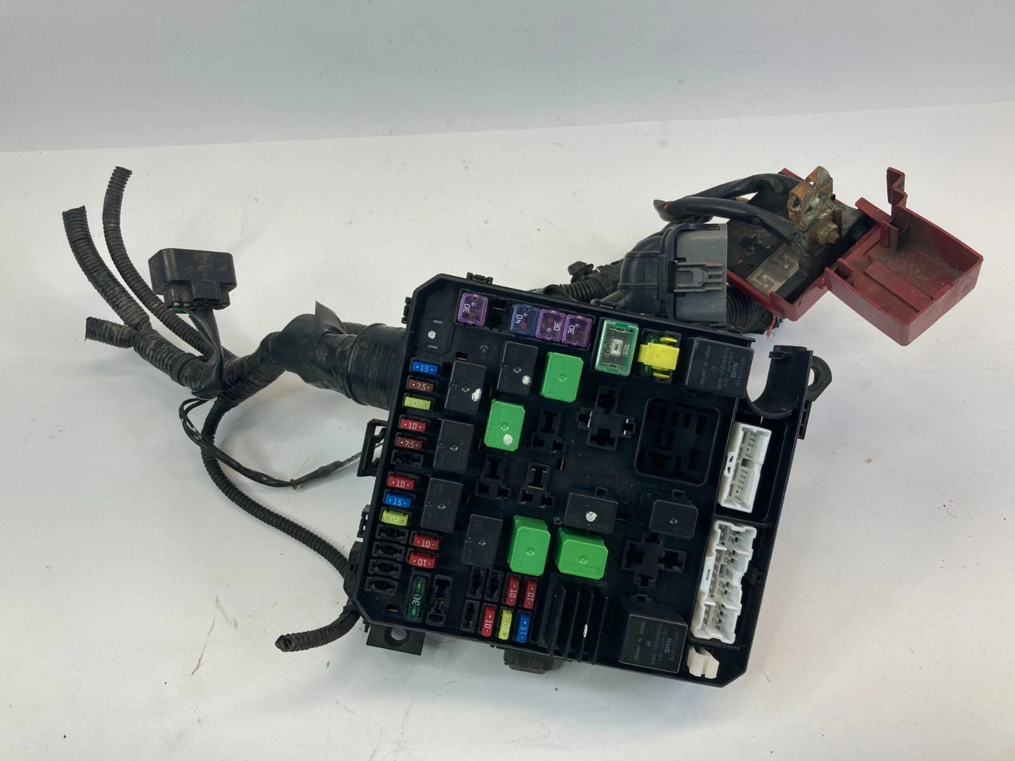 2008-2013 MITSUBISHI OUTLANDER 2.4L L4 16V ENGINE COMPARTMENT FUSE JUNCTION BOX