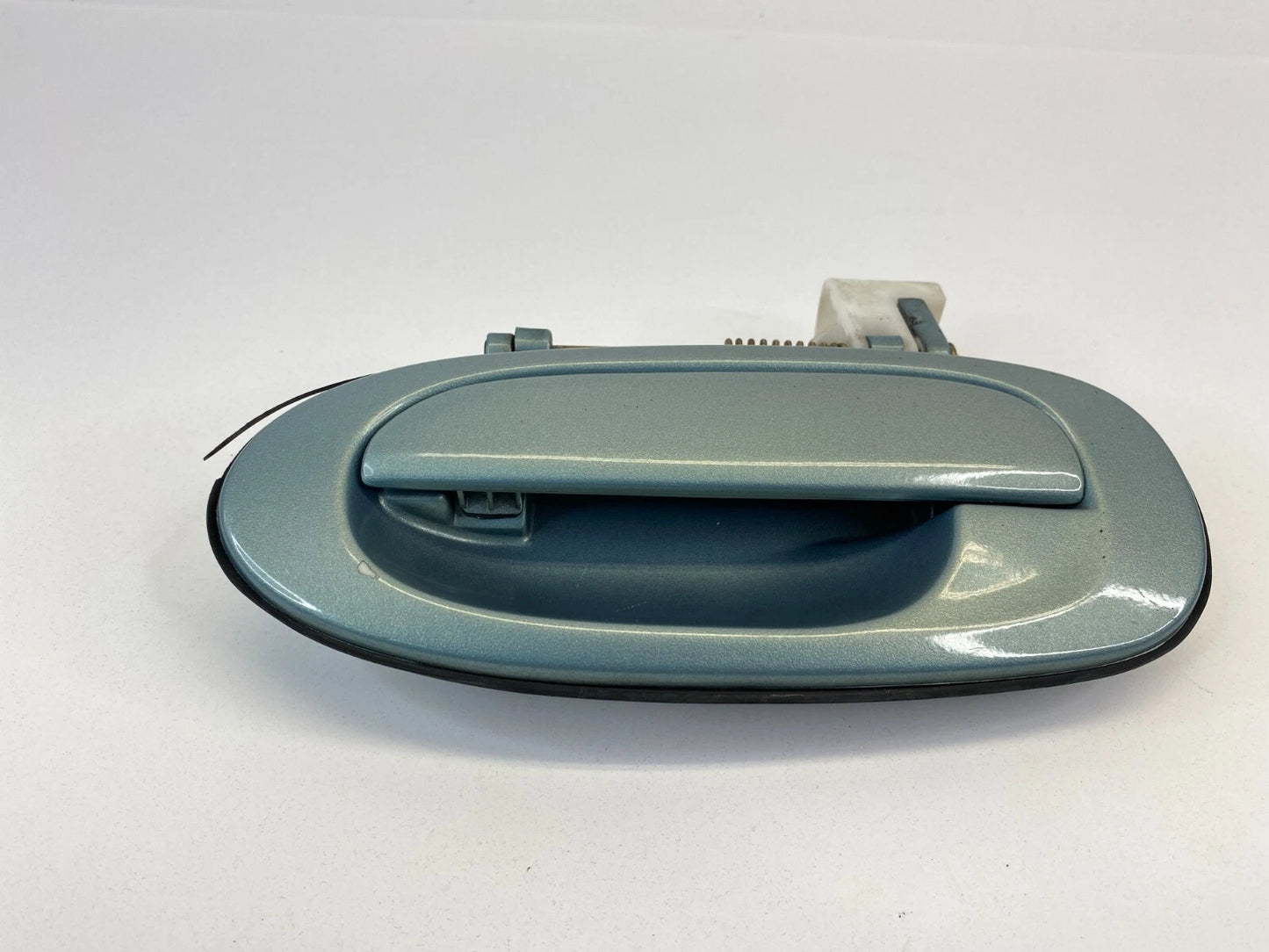 1997 97 FORD ESCORT SEDAN REAR LEFT BACK DRIVER SIDE EXTERIOR DOOR HANDLE D17991