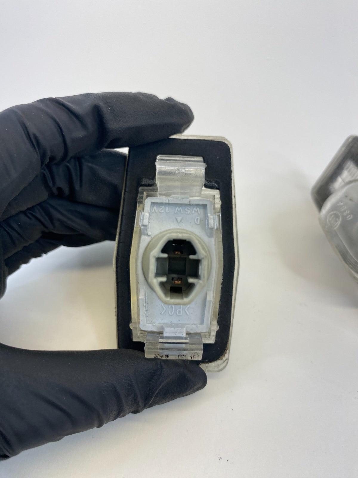 2001-2007 Ford Escape Rear License Plate Lamp Light Assembly OEM