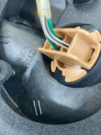 2001-2003 LEXUS RX300 REAR LEFT SIDE INNER TRUNK LID TAIL LIGHT TAILLIGHT OEM