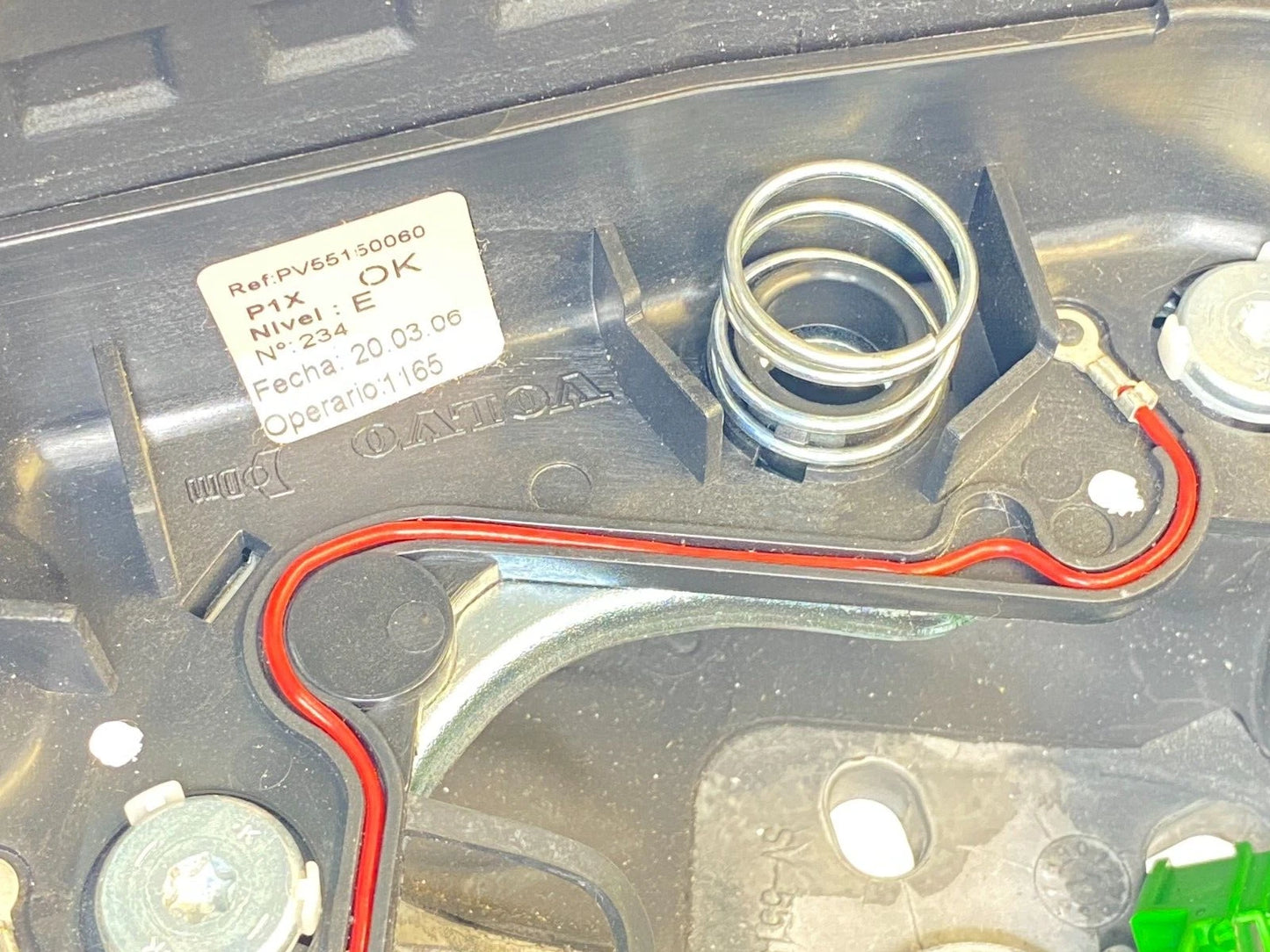 05-11 VOLVO S40 08-13 C30 STEERING WHEEL W/CRUISE & AUDIO BUTTON SWITCH 3072366