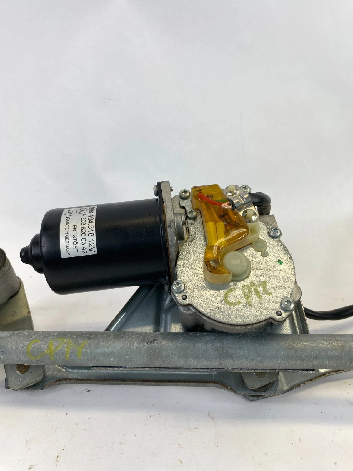 2001-2005 MERCEDES C240 WAGON WINDSHIELD WIPER MOTOR W/ LINKAGE OEM A2038200342