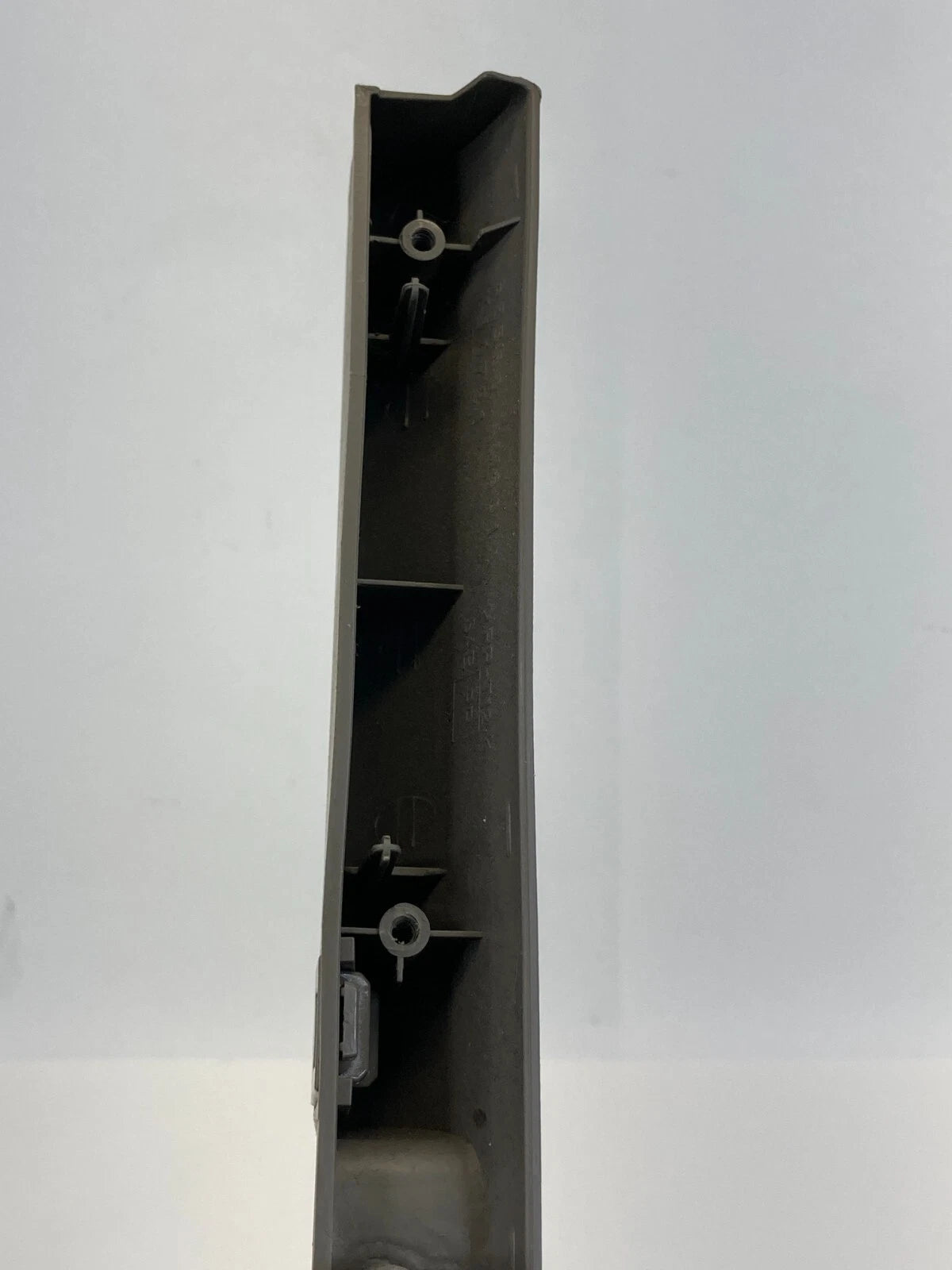 2003 2004 INFINITI G35 COUPE 2-DR DASH GLOVE BOX UPPER BEZEL TRIM 68560-AM601