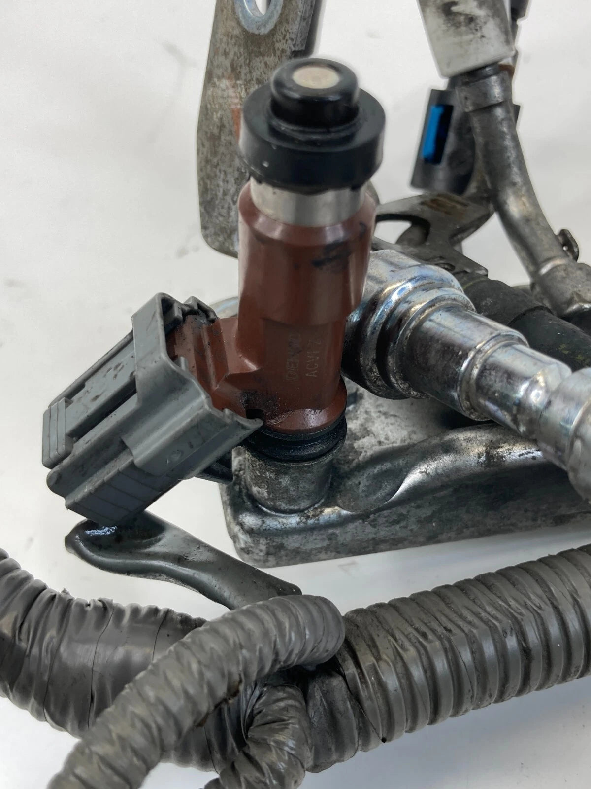 2010 2011 2012 SUBARU LEGACY 2.5L ENGINE INJECTOR FUEL GAS RAIL ASSY OEM