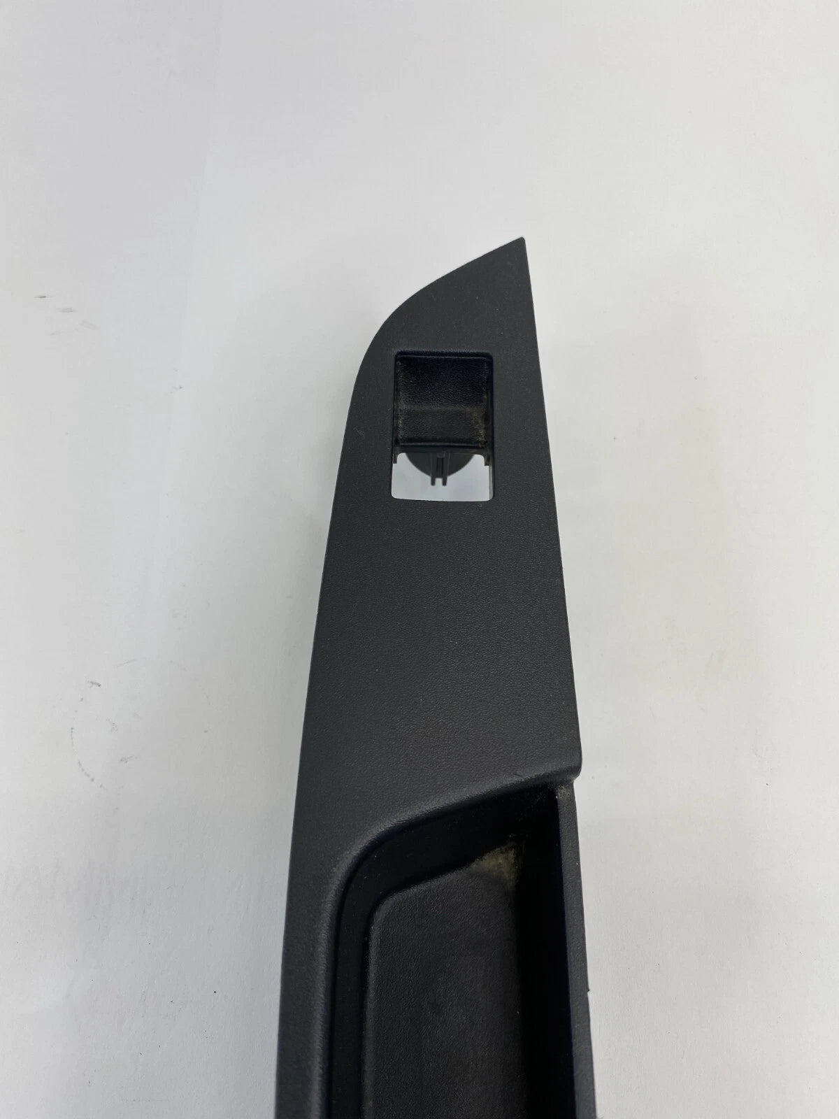 2010-2017 CHEVROLET EQUINOX REAR RIGHT SIDE DOOR WINDOW SWITCH BEZEL AKE21347