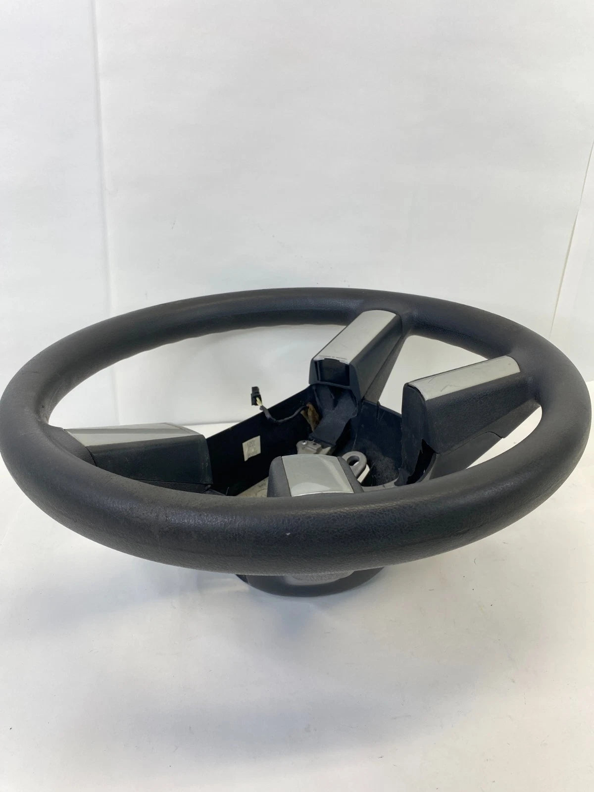 05 06 07 08 09 10 CHRYSLER 300 STEERING WHEEL WITHOUT CONTROLS 0UV201DVAD OEM