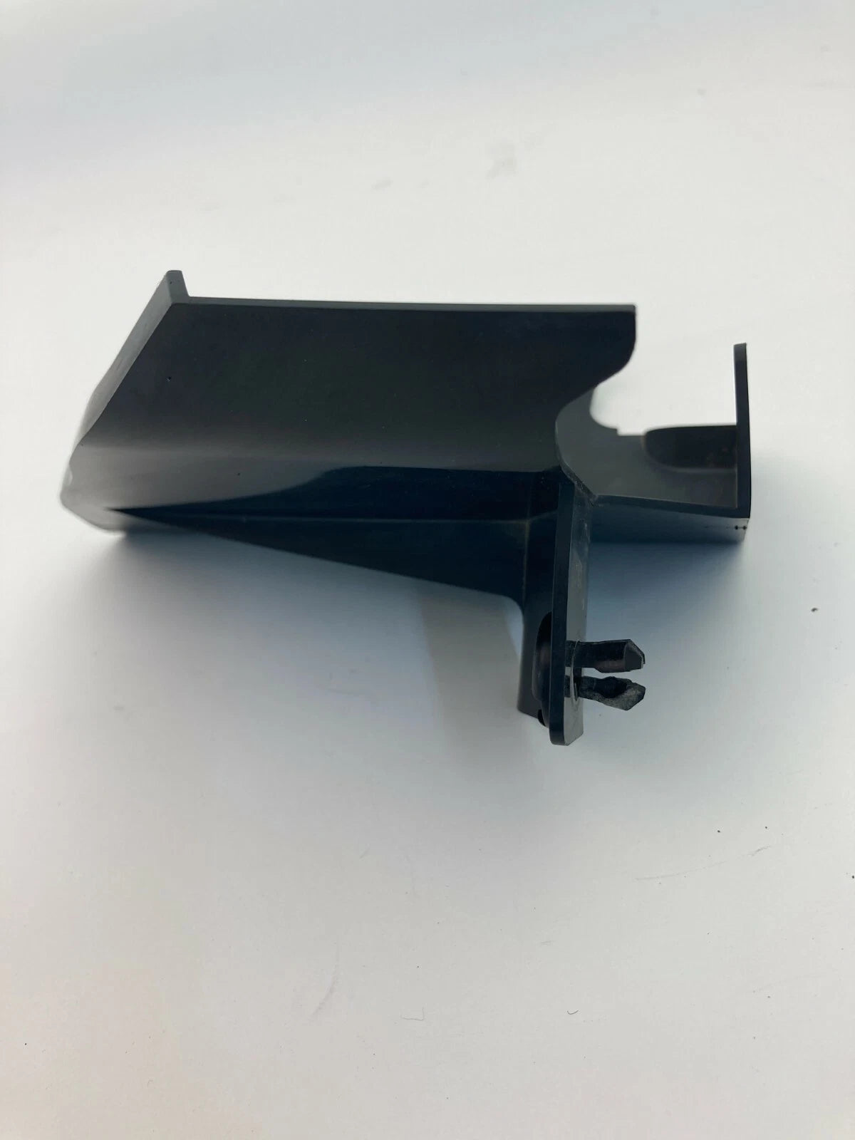07-09 MAZDA CX-7 RIGHT SIDE CORE RADIATOR SUPPORT SIDE SEAL PLATE EG2156251 OEM