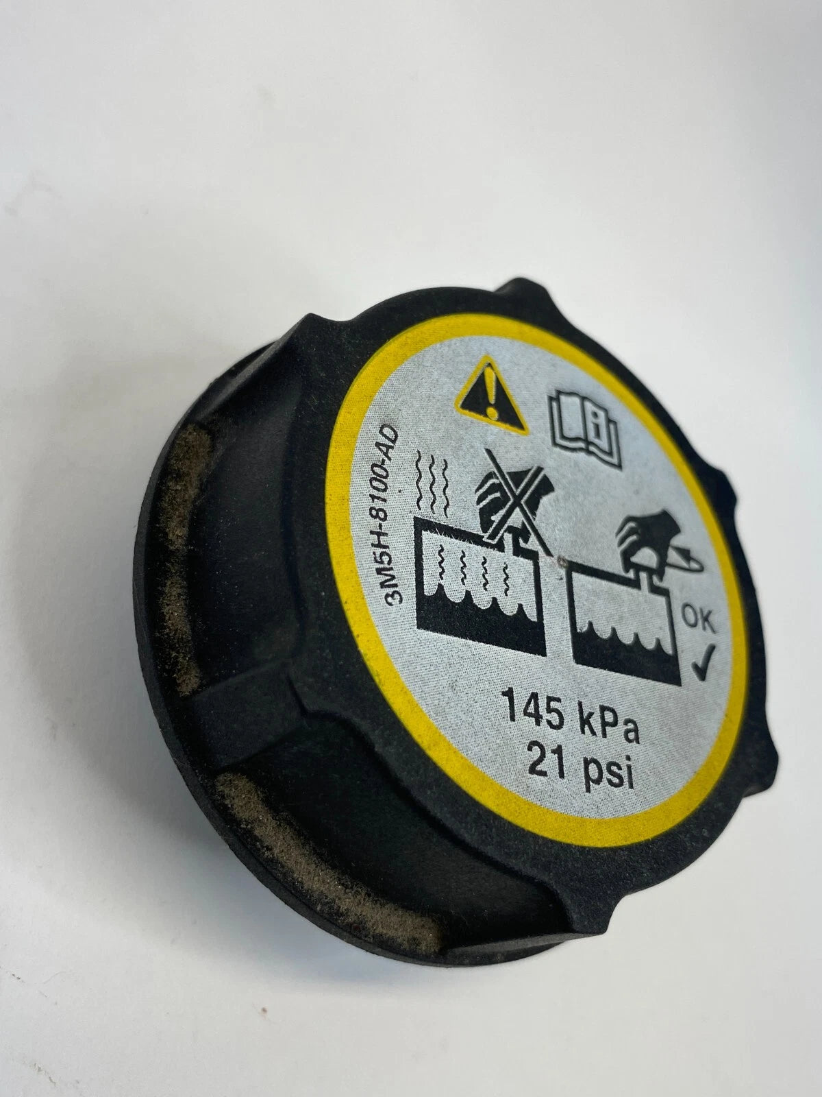 2008-2015 VOLVO XC70 3.2 RADIATOR COOLANT RESERVOIR TANK CAP LID