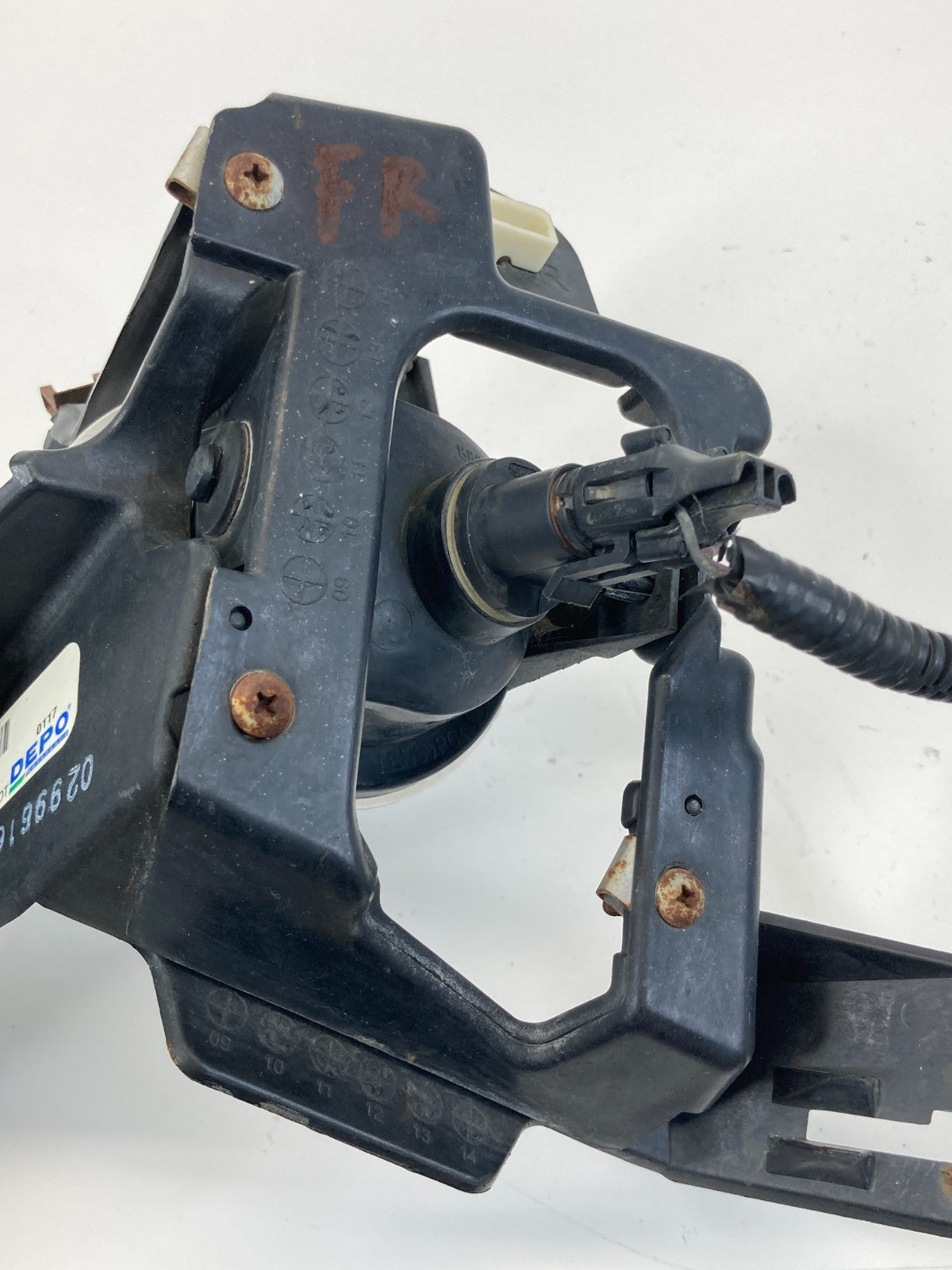 2000-2005 Chevrolet Monte Carlo Right Passenger Corner Park Fog Light Lamp