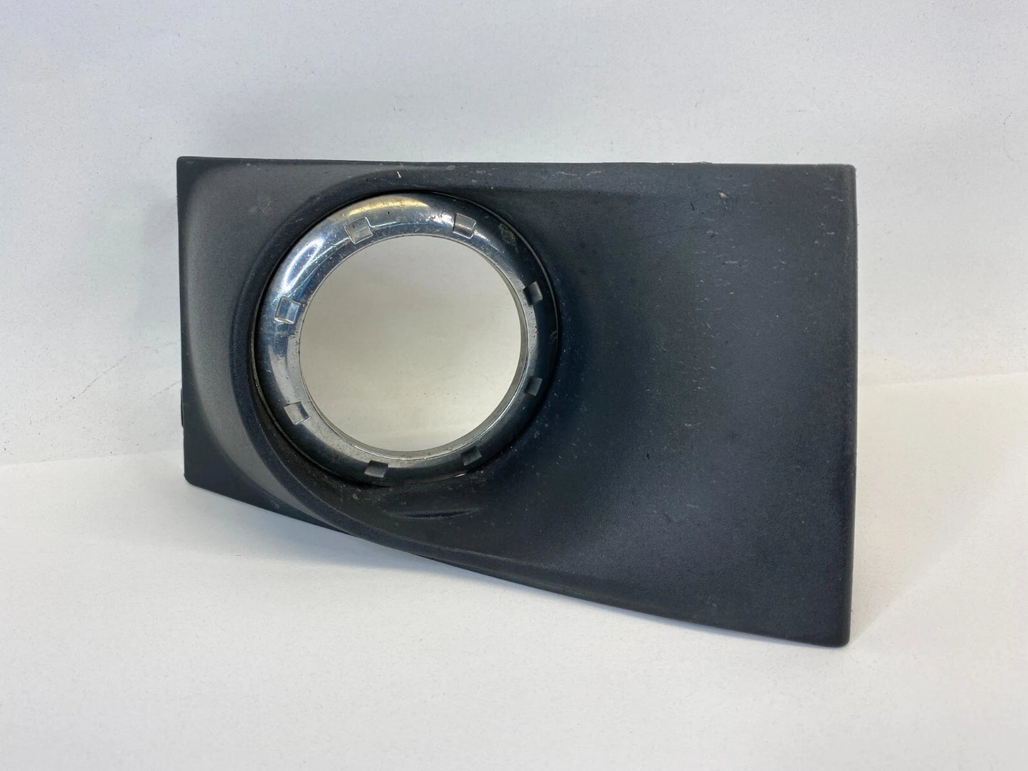 09-11 FORD FOCUS SEDAN FRONT LEFT SIDE FOG LIGHT LAMP BEZEL COVER 8S4315A299AAW