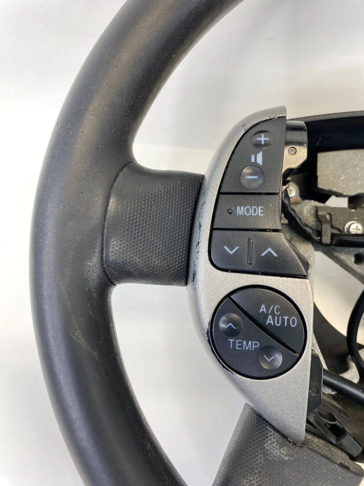 2004-2009 TOYOTA PRIUS STEERING WHEEL W/ AUDIO & CRUISE CONTROL SWITCHES OEM