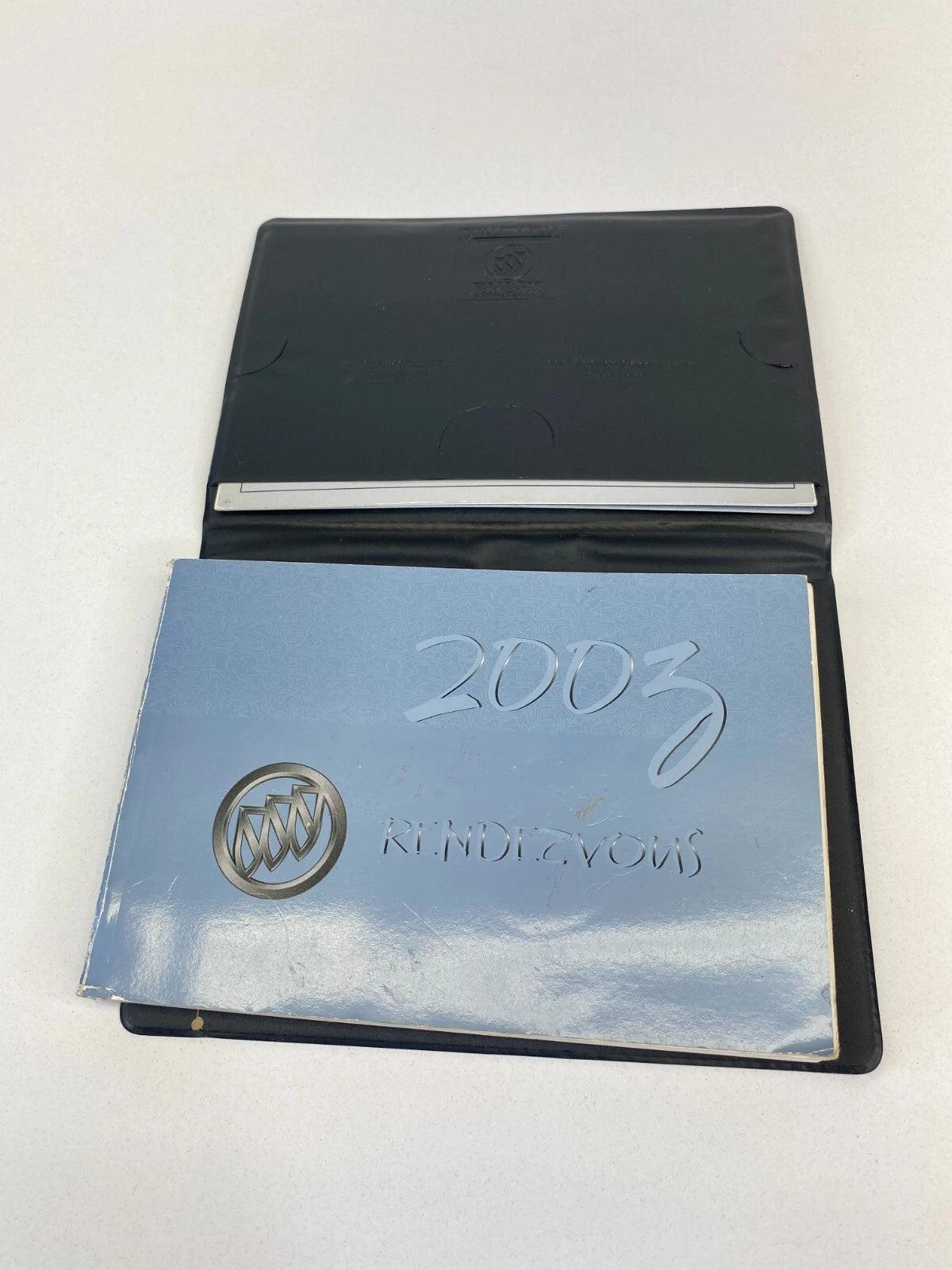 2003 BUICK RENDEZVOUS OWNERS MANUAL WARRANTY ASSISTANCE GUIDE BOOK W/ CASE