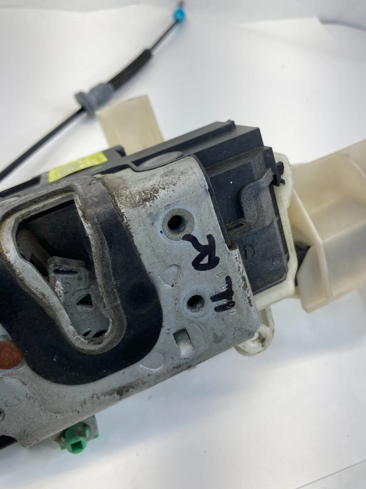 10-19 Ford Taurus 13-19 Police Interceptor Sedan Front Right Door Lock Actuator