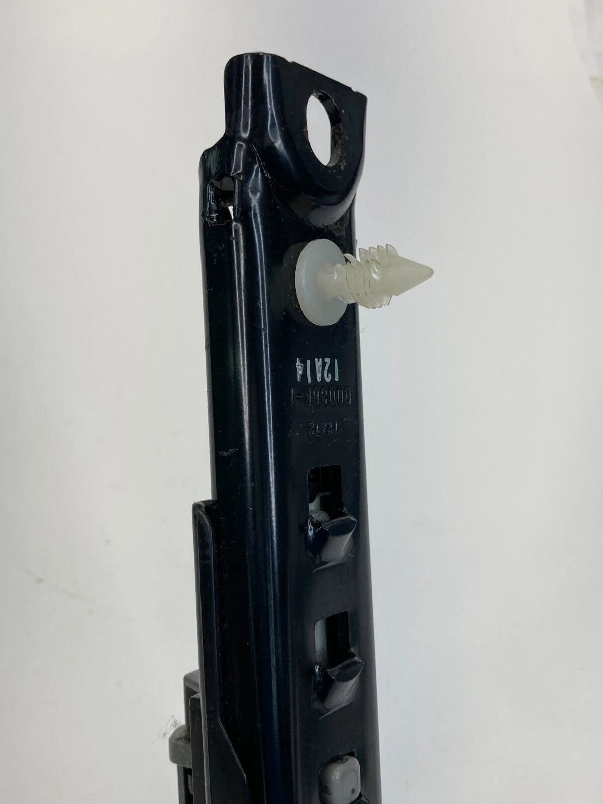 2011-2016 CHEVROLET CRUZE FRONT LEFT SEAT BELT HEIGHT ADJUSTER ASSEMBLY OEM