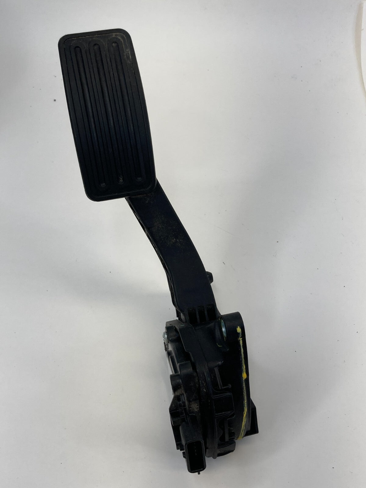 2013-2018 Nissan Altima Gas Accelerator Pedal Travel Sensor 18002-3TA0B OEM