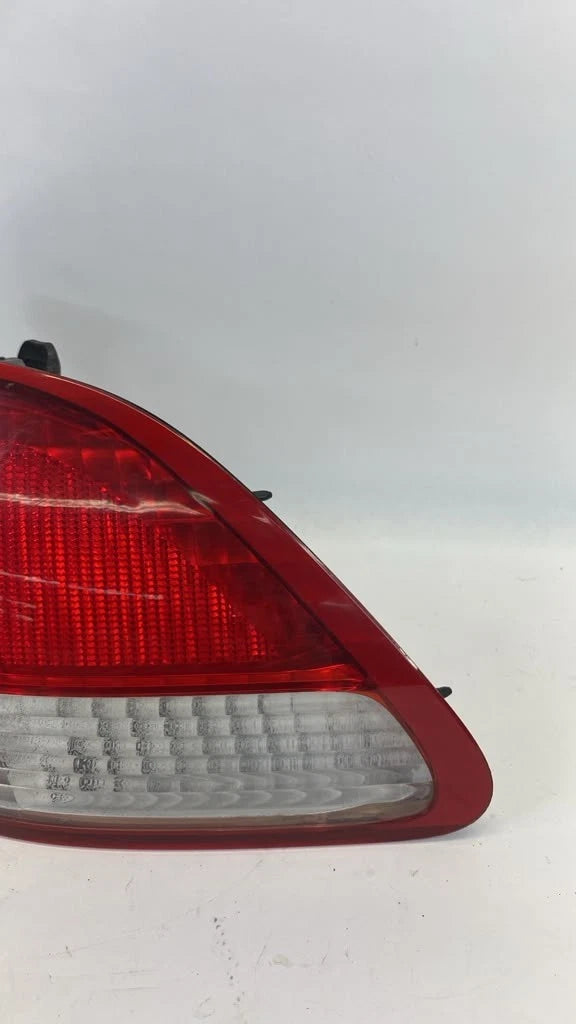 01 02 HONDA ACCORD SEDAN PASSENGER RIGHT TAILLIGHT QUARTER PANEL TAIL LIGHT OEM