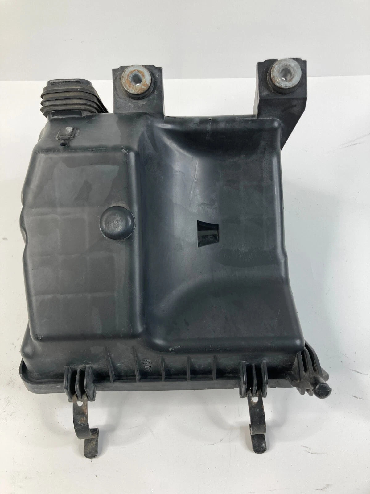 2011-2014 HYUNDAI SONATA AIR INTAKE LOWER COVER FRONT OEM FACTORY 28112-3Q100