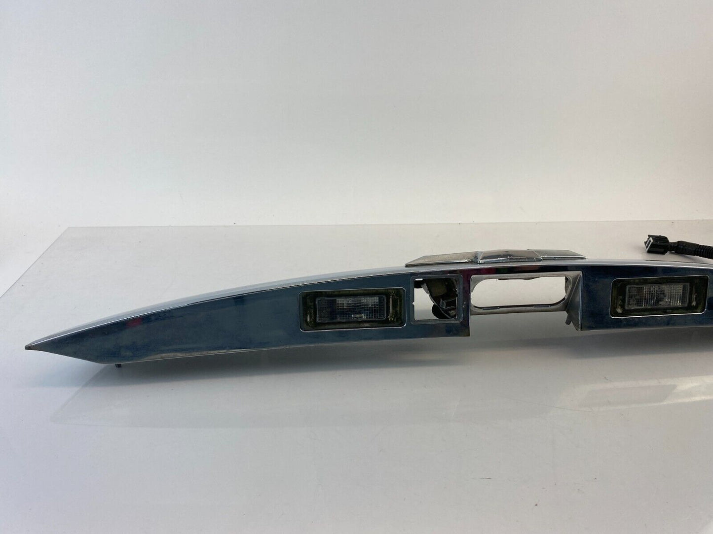 2010-2015 Chevrolet Equinox Liftgate Deck Lid Center Applique Molding 20881055